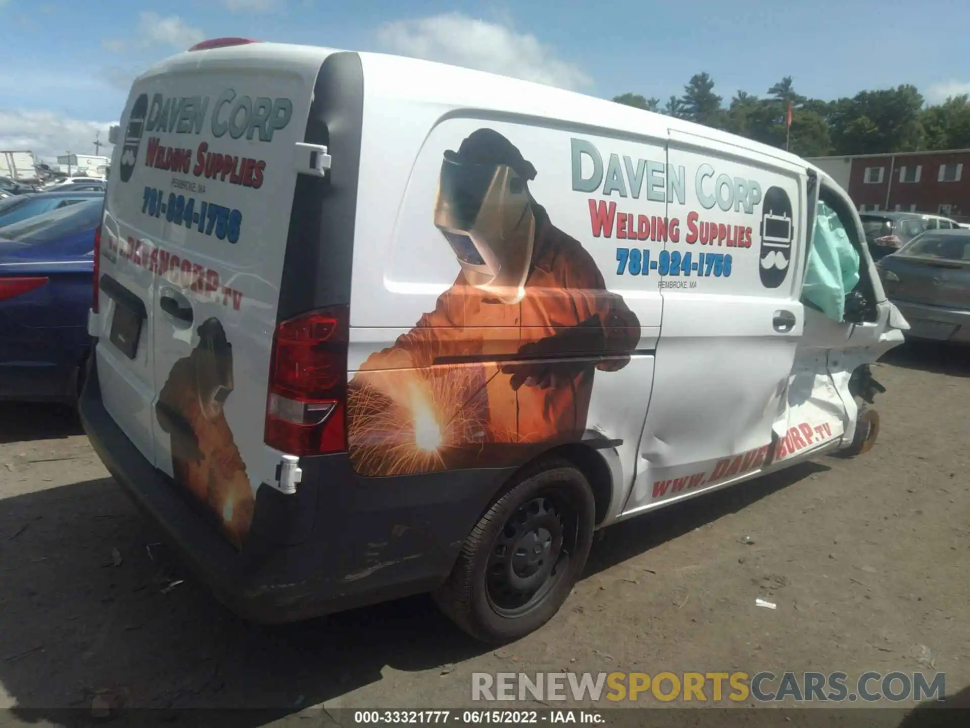 4 Photograph of a damaged car WD3PG2EA0K3607566 MERCEDES-BENZ METRIS CARGO VAN 2019