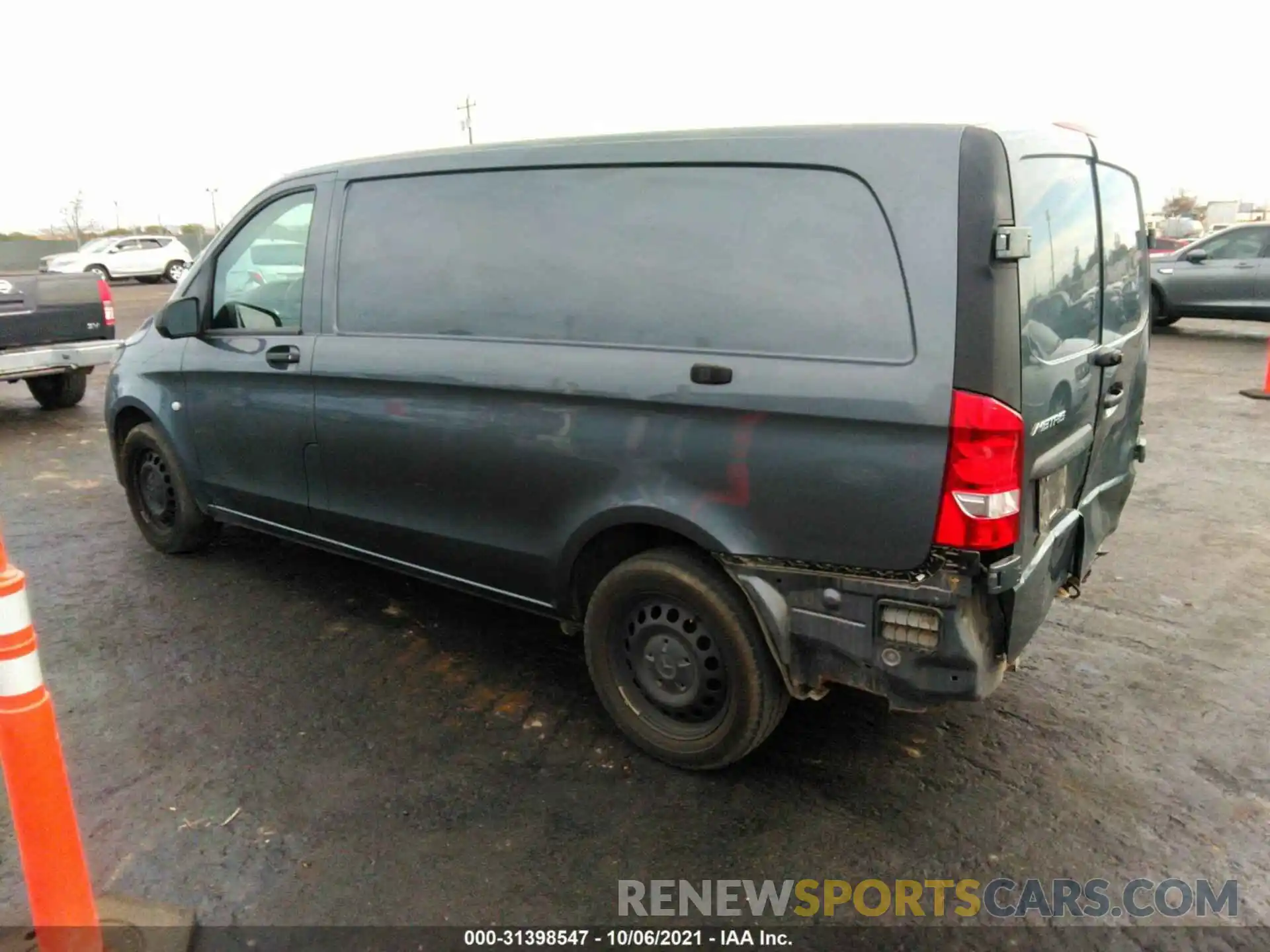 3 Photograph of a damaged car WD3PG2EA6K3550922 MERCEDES-BENZ METRIS CARGO VAN 2019