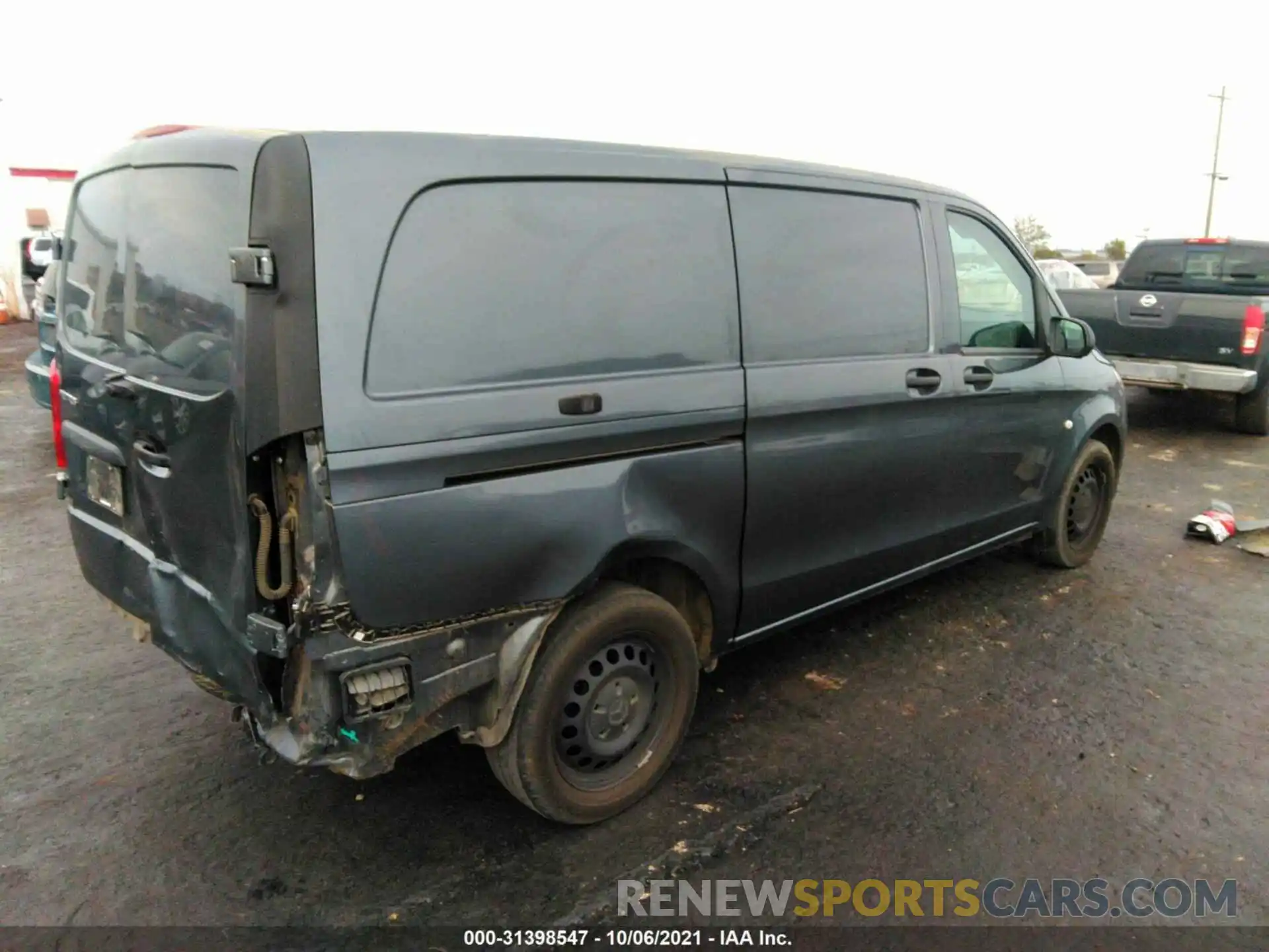 4 Photograph of a damaged car WD3PG2EA6K3550922 MERCEDES-BENZ METRIS CARGO VAN 2019