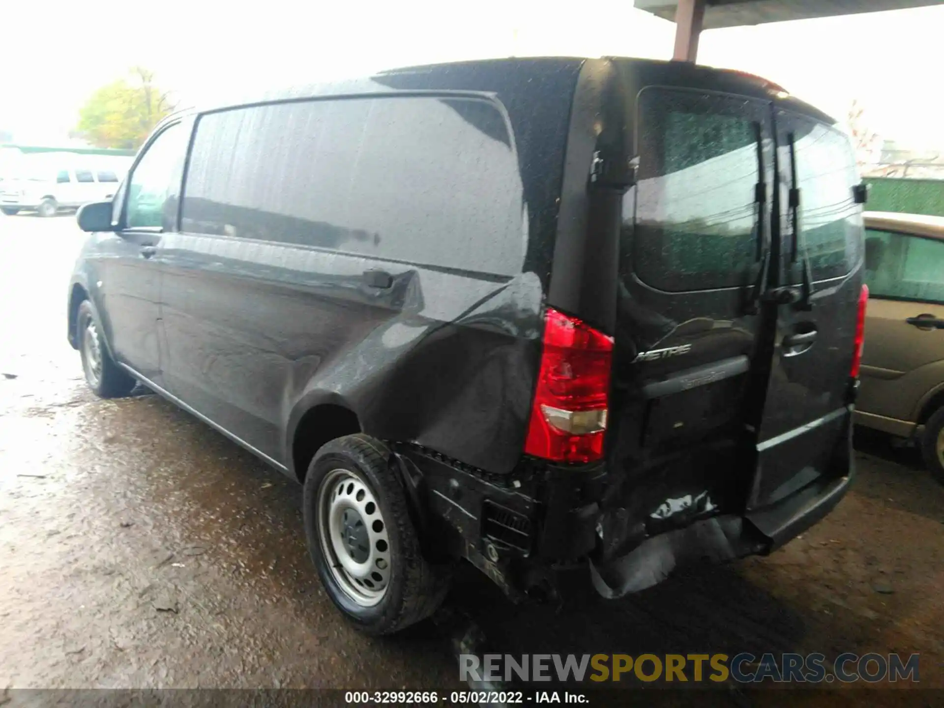 3 Photograph of a damaged car WD3PG2EA6K3587372 MERCEDES-BENZ METRIS CARGO VAN 2019