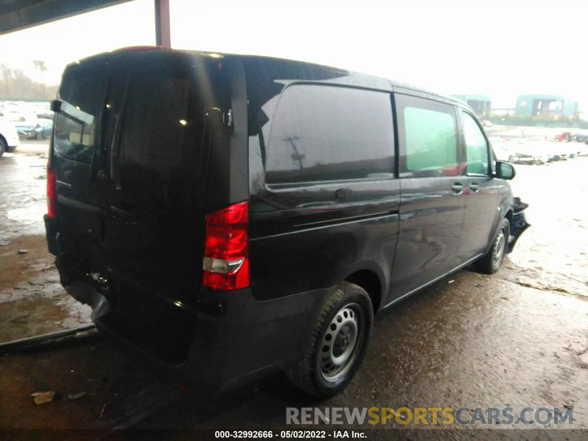 4 Photograph of a damaged car WD3PG2EA6K3587372 MERCEDES-BENZ METRIS CARGO VAN 2019