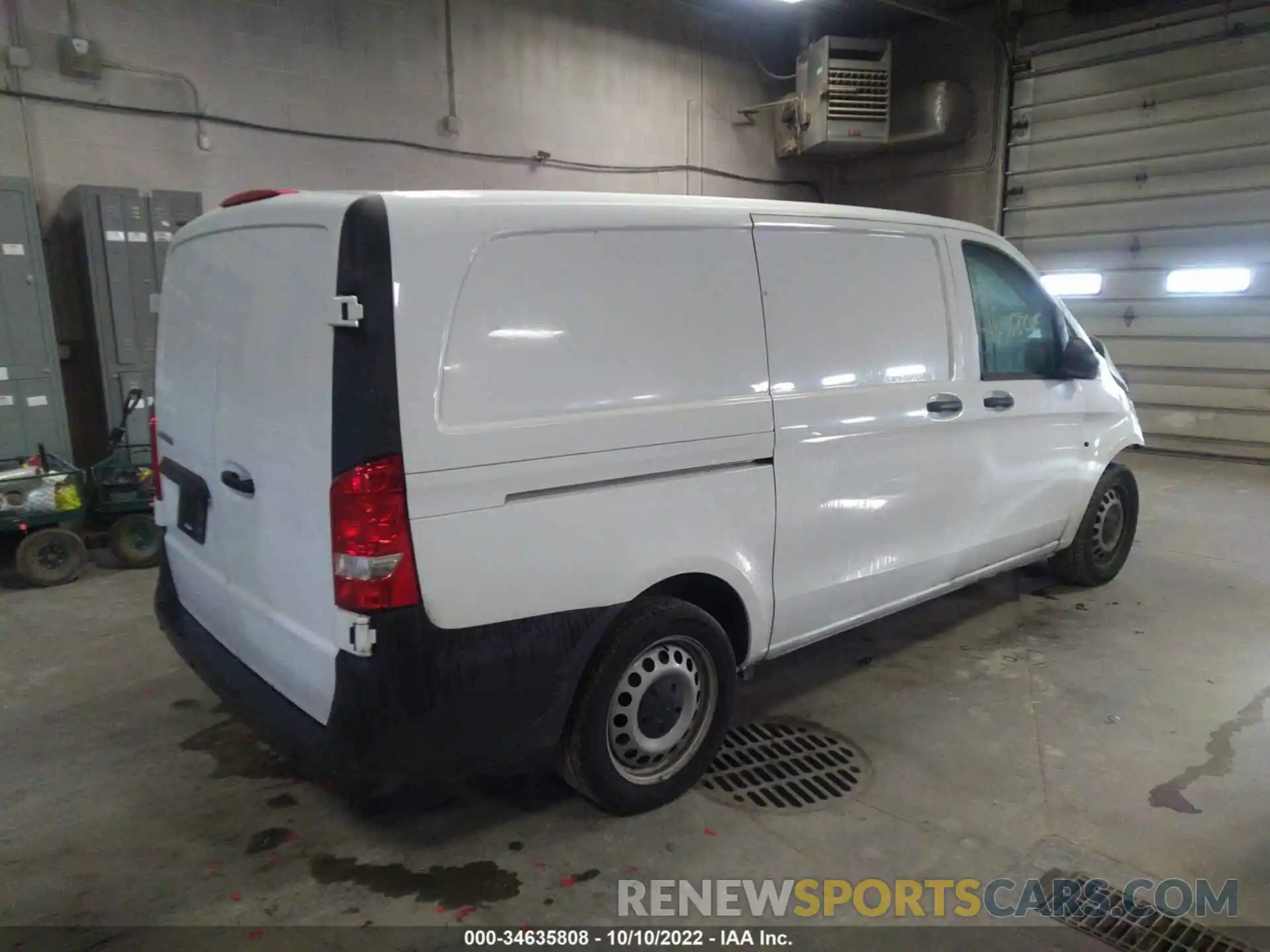 4 Photograph of a damaged car W1YV0BEY5L3740464 MERCEDES-BENZ METRIS CARGO VAN 2020