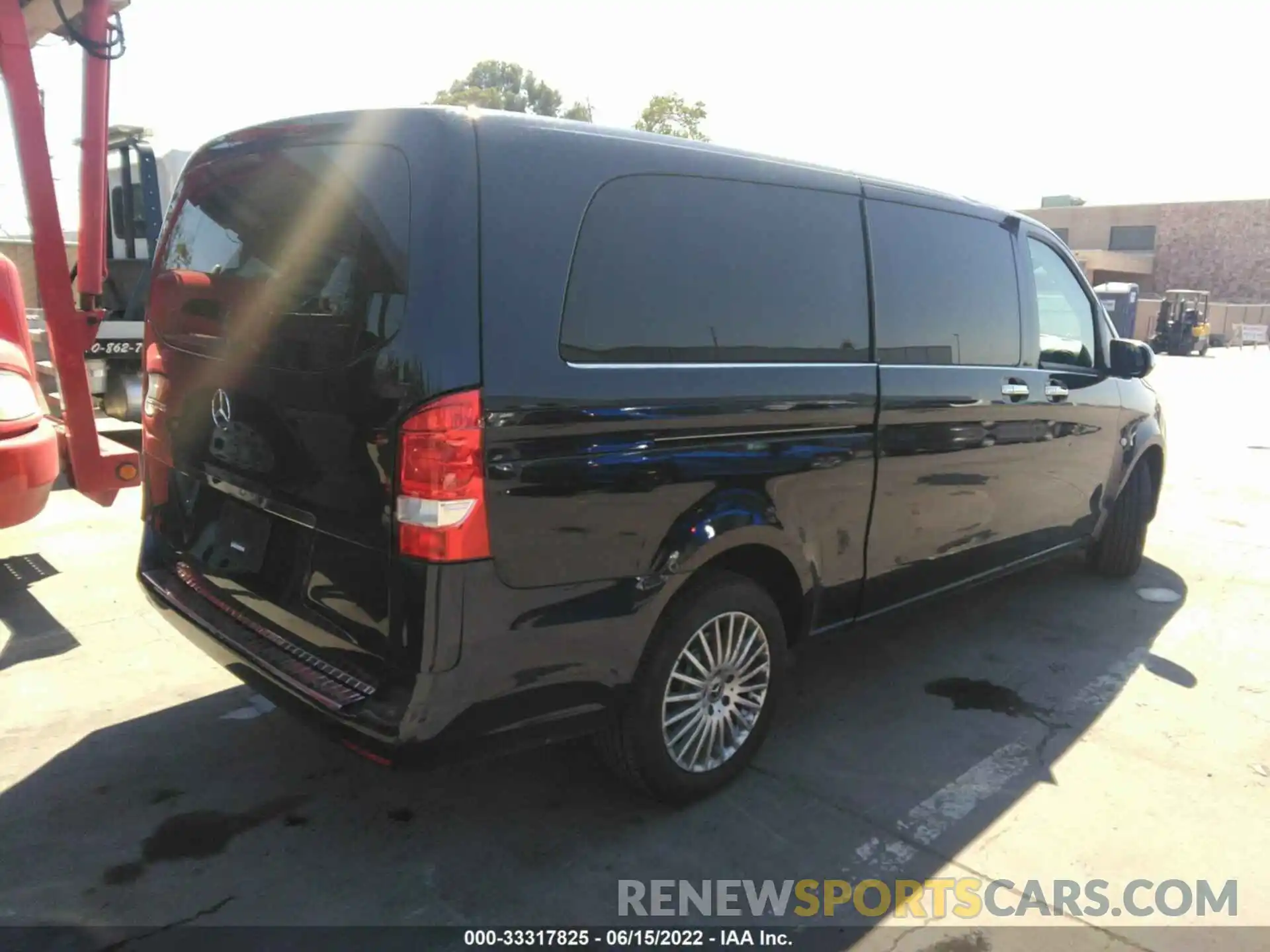 4 Photograph of a damaged car W1YV0CEY3L3684157 MERCEDES-BENZ METRIS CARGO VAN 2020