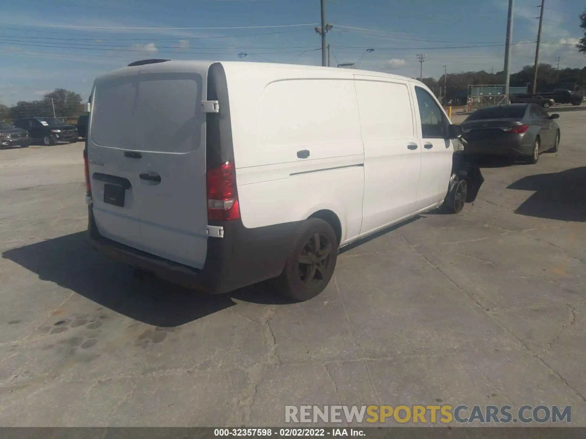 4 Photograph of a damaged car W1YV0CEY6L3714994 MERCEDES-BENZ METRIS CARGO VAN 2020