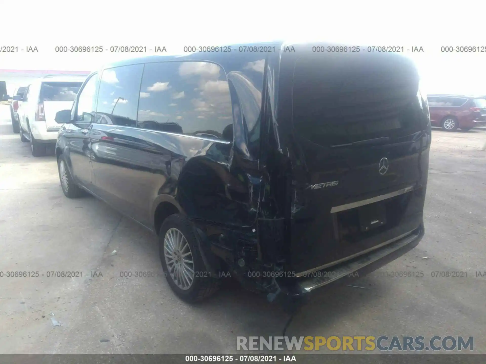 3 Photograph of a damaged car W1YV0CEY9L3686057 MERCEDES-BENZ METRIS CARGO VAN 2020