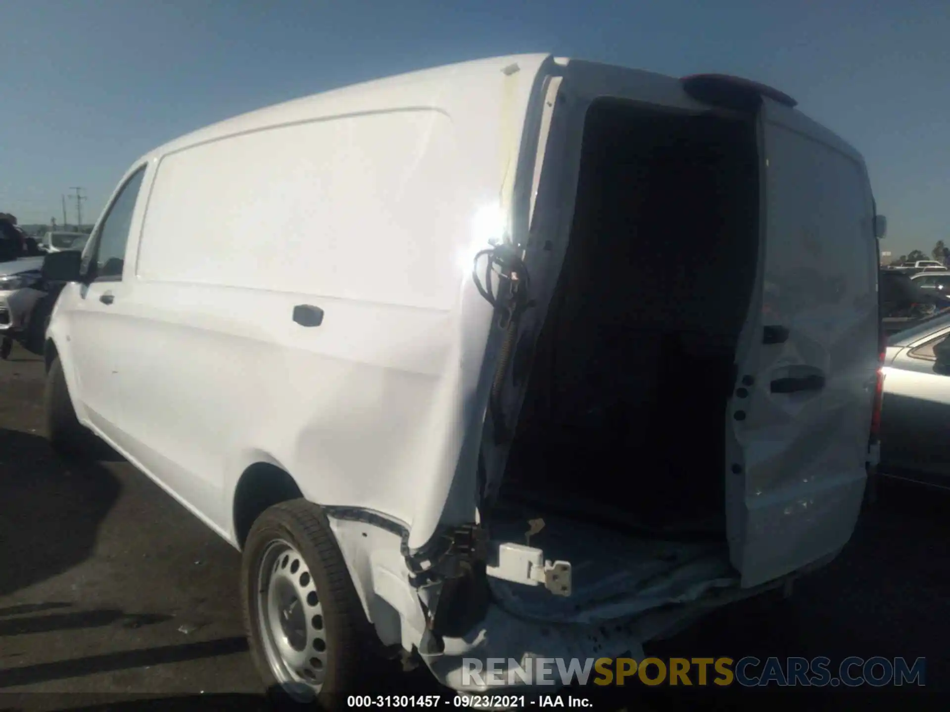 3 Photograph of a damaged car WD3PG2EAXL3650524 MERCEDES-BENZ METRIS CARGO VAN 2020