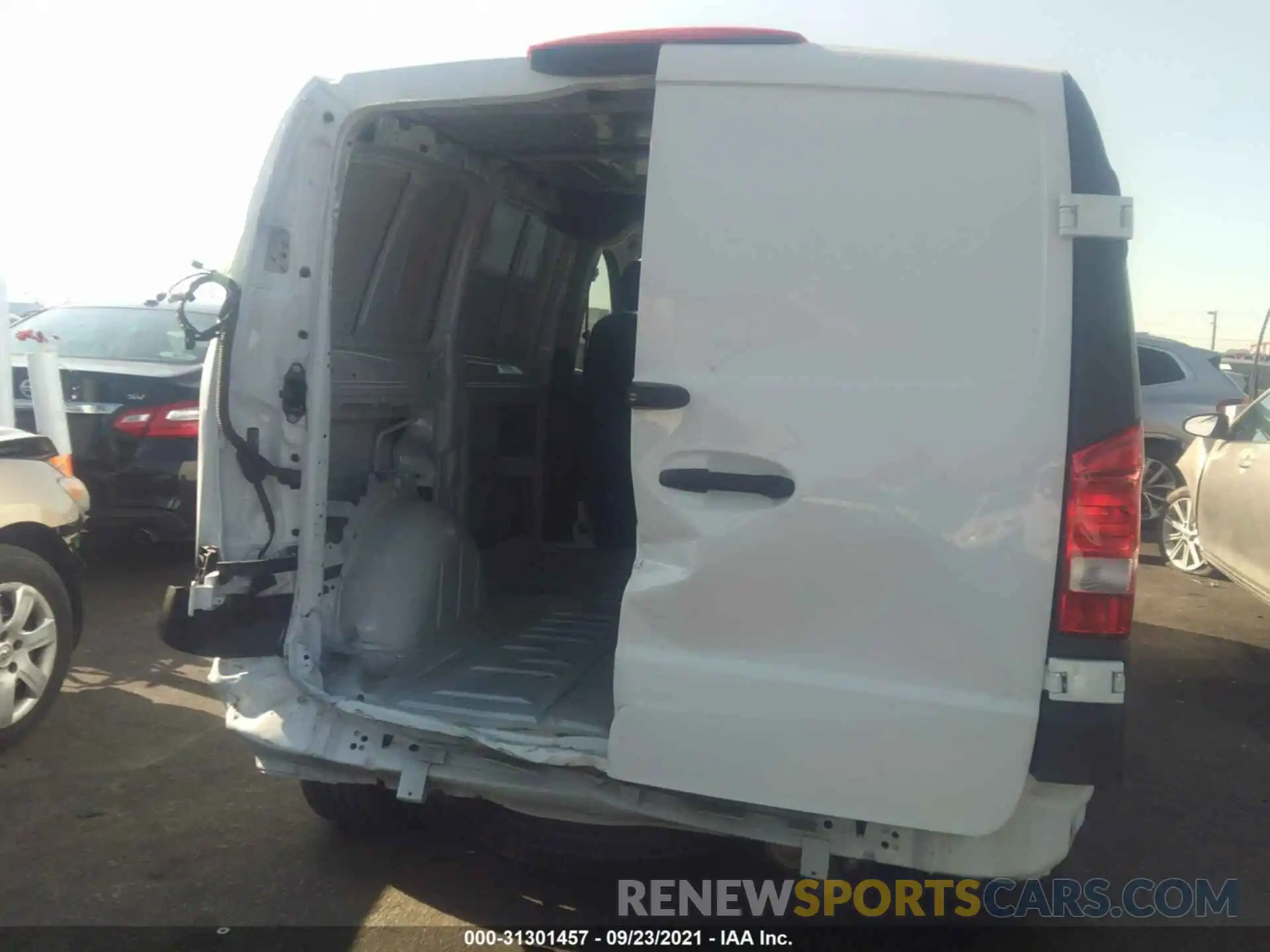 6 Photograph of a damaged car WD3PG2EAXL3650524 MERCEDES-BENZ METRIS CARGO VAN 2020