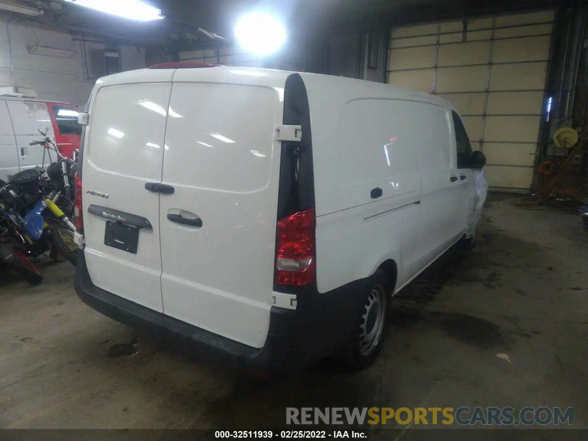 4 Photograph of a damaged car WD3PG3EA4L3678891 MERCEDES-BENZ METRIS CARGO VAN 2020