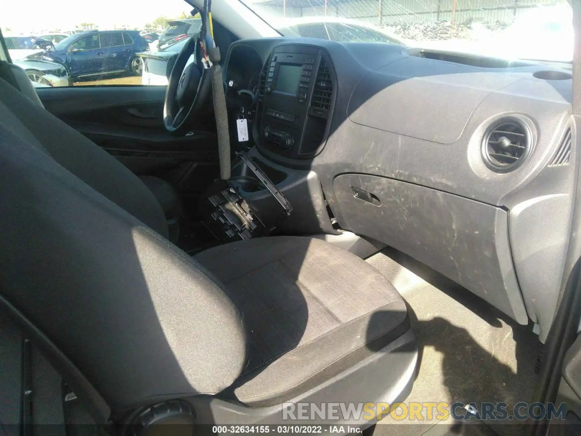 5 Photograph of a damaged car WD3PG3EA7L3640541 MERCEDES-BENZ METRIS CARGO VAN 2020