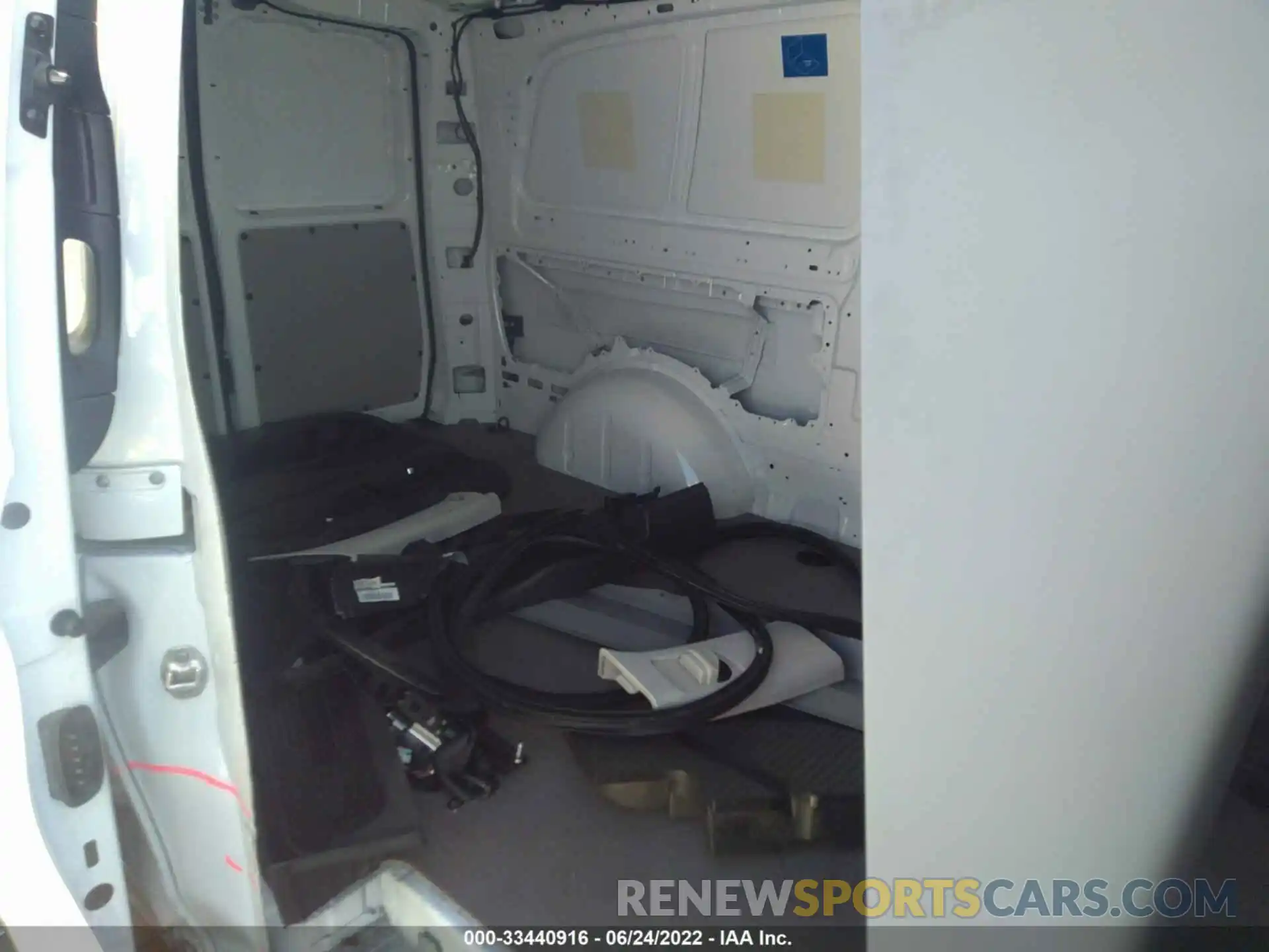 8 Photograph of a damaged car W1YV0CEY4M3865494 MERCEDES-BENZ METRIS CARGO VAN 2021