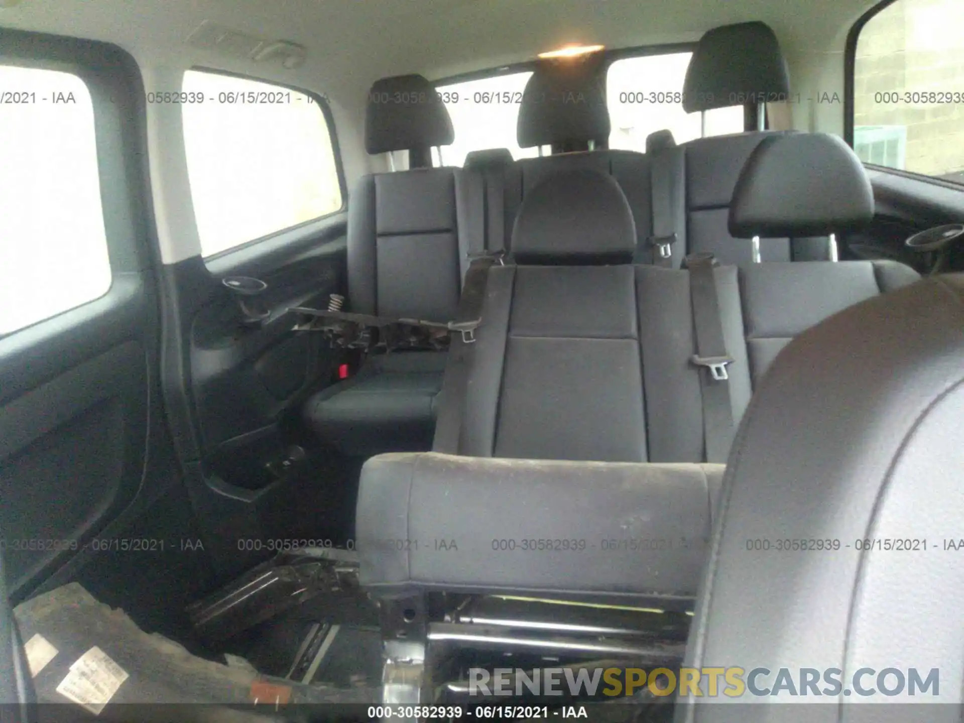 8 Фотография поврежденного автомобиля WD4PG2EE0K3517929 MERCEDES-BENZ METRIS PASSENGER VAN 2019