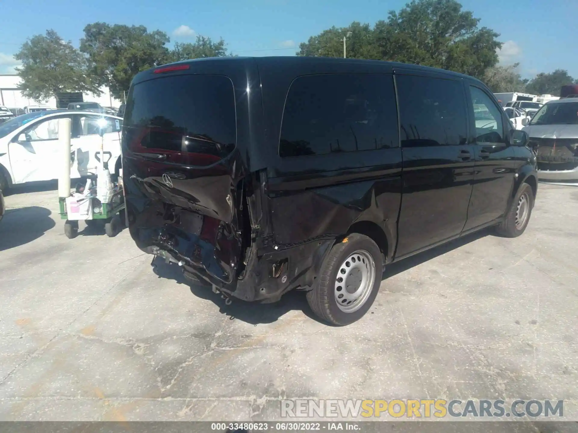 4 Photograph of a damaged car WD4PG2EE2K3507936 MERCEDES-BENZ METRIS PASSENGER VAN 2019