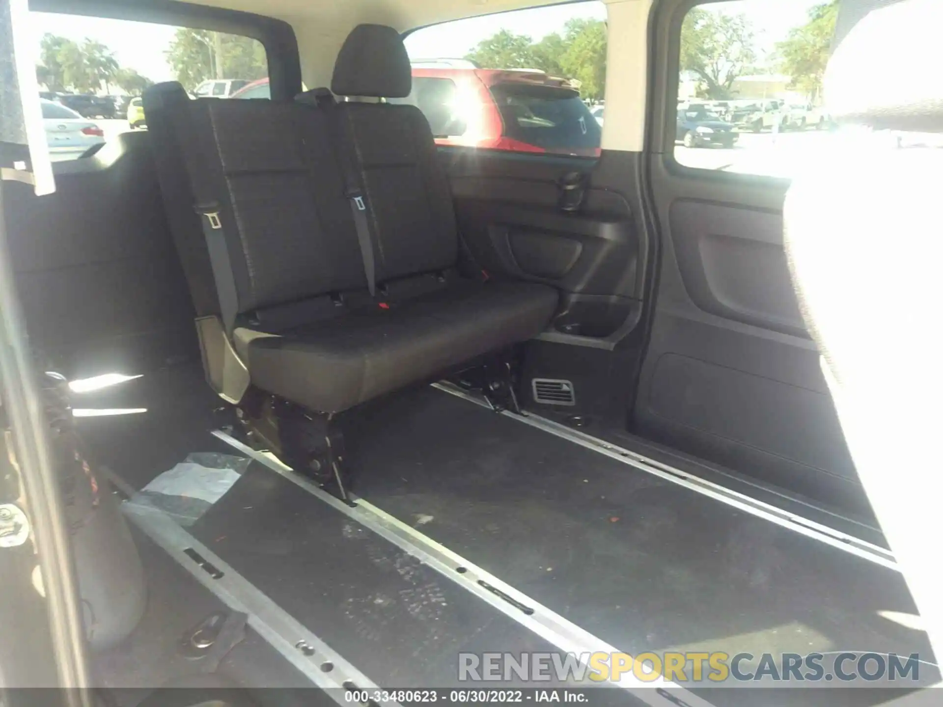 8 Photograph of a damaged car WD4PG2EE2K3507936 MERCEDES-BENZ METRIS PASSENGER VAN 2019