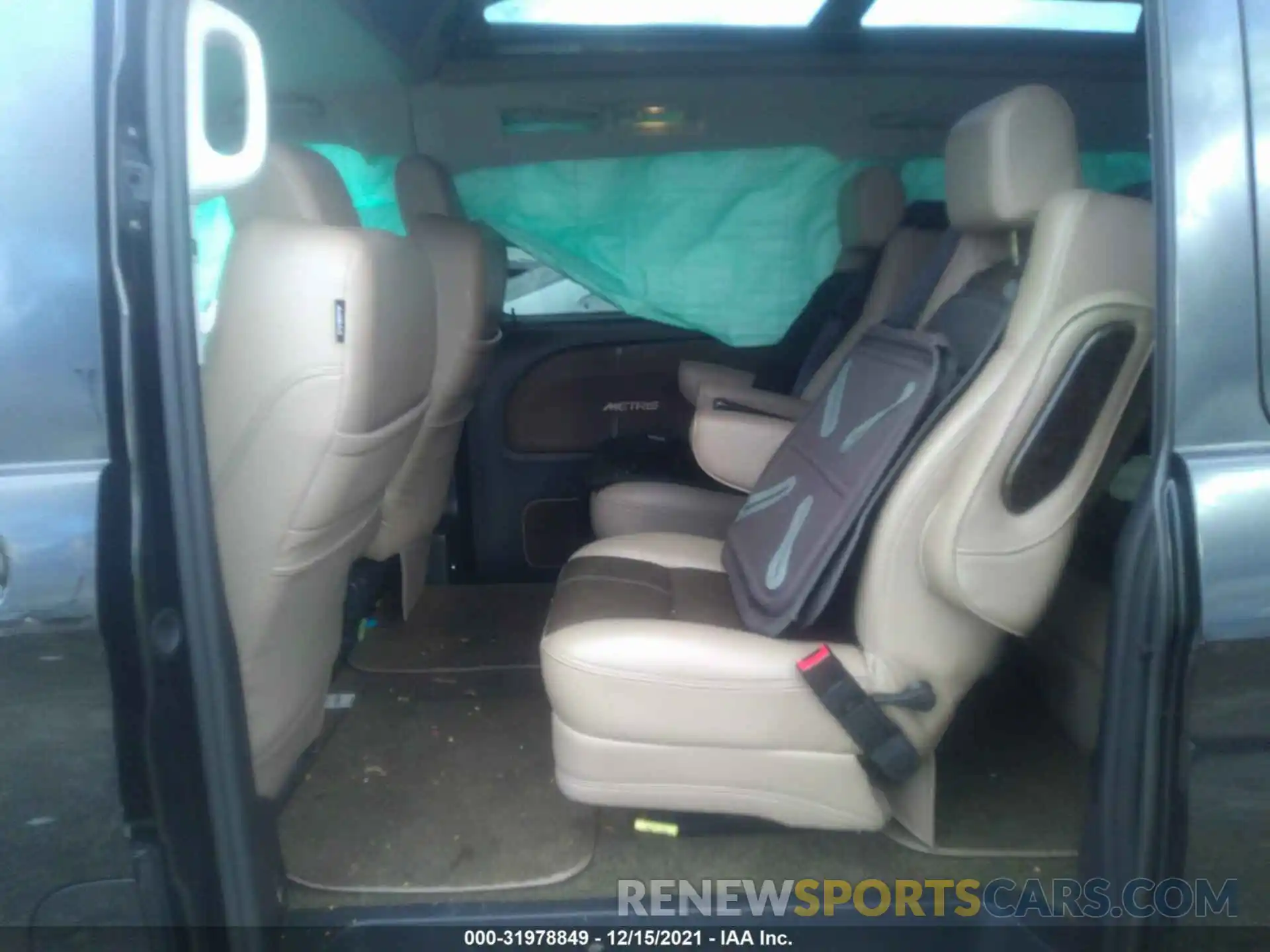 8 Photograph of a damaged car WD4PG2EE9K3527049 MERCEDES-BENZ METRIS PASSENGER VAN 2019