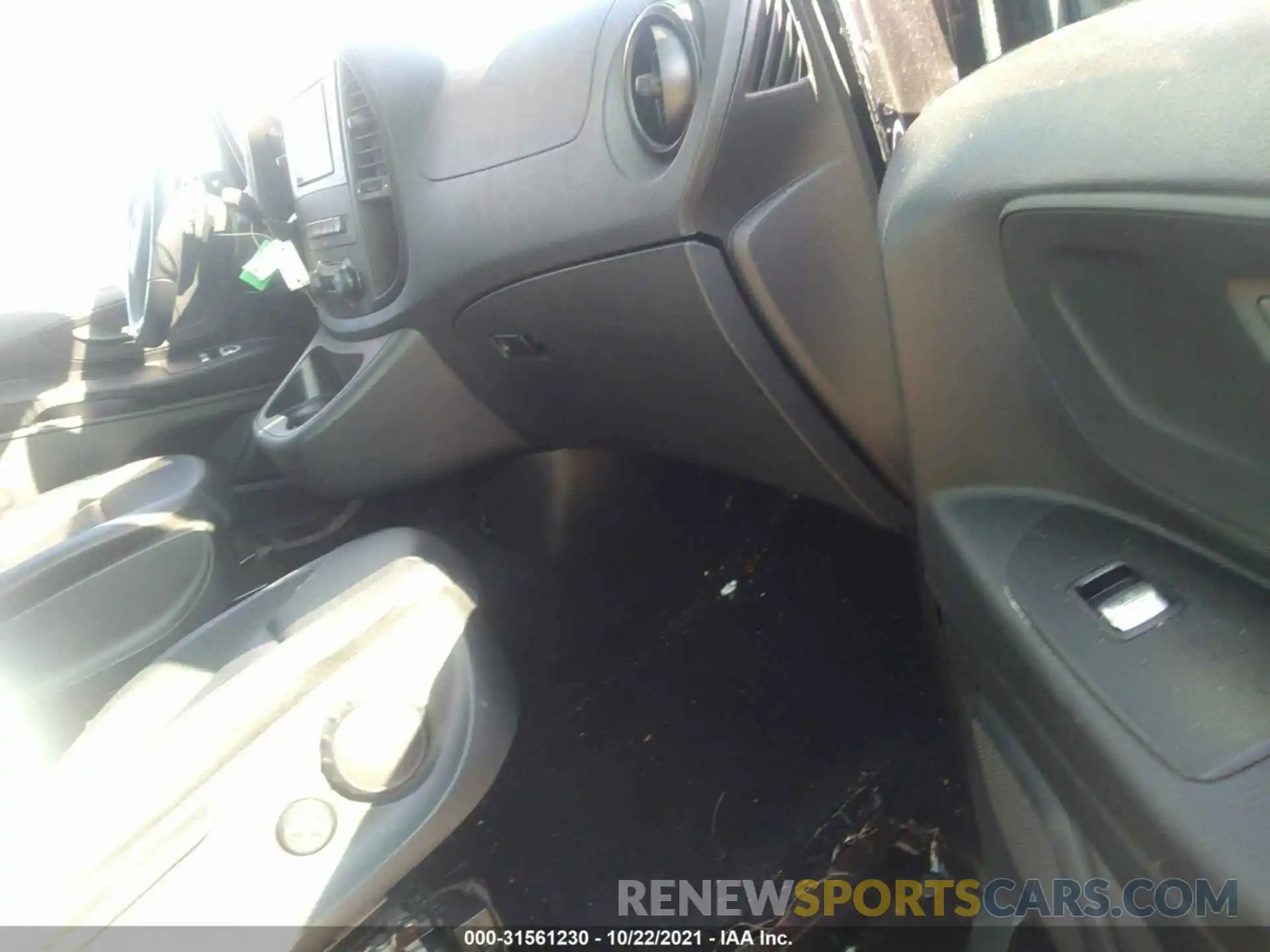 5 Photograph of a damaged car WD4PG2EE9K3554655 MERCEDES-BENZ METRIS PASSENGER VAN 2019