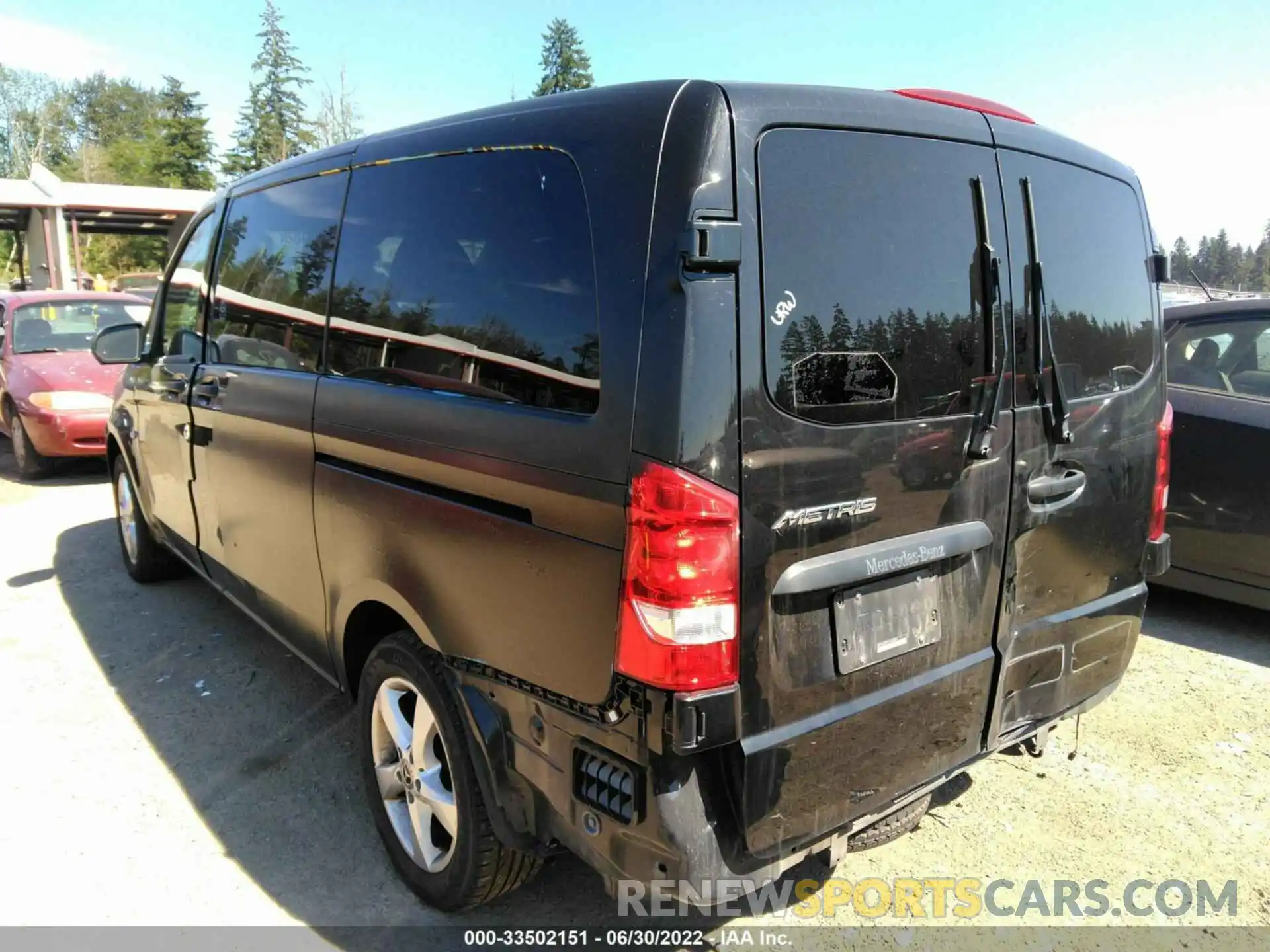 3 Photograph of a damaged car W1WV0FEY7L3698380 MERCEDES-BENZ METRIS PASSENGER VAN 2020