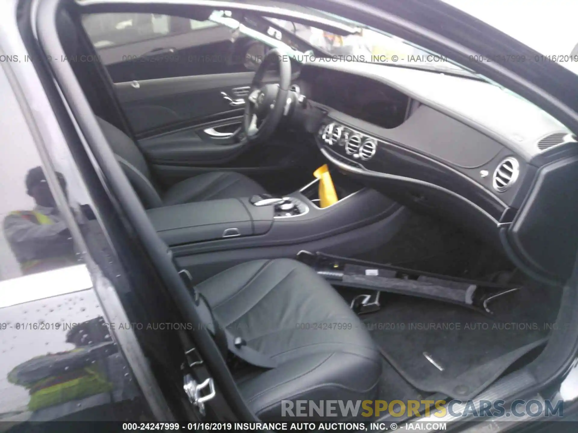 5 Photograph of a damaged car WDDUG6GB3KA437744 MERCEDES-BENZ S 2019