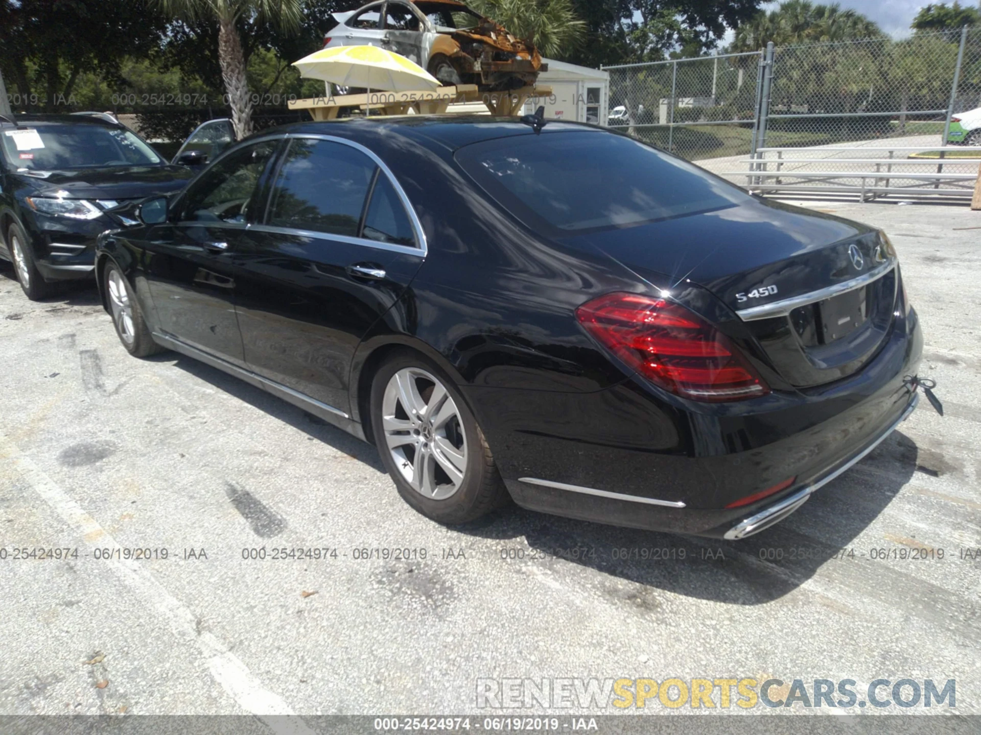 3 Photograph of a damaged car WDDUG6GB9KA460266 MERCEDES-BENZ S 2019