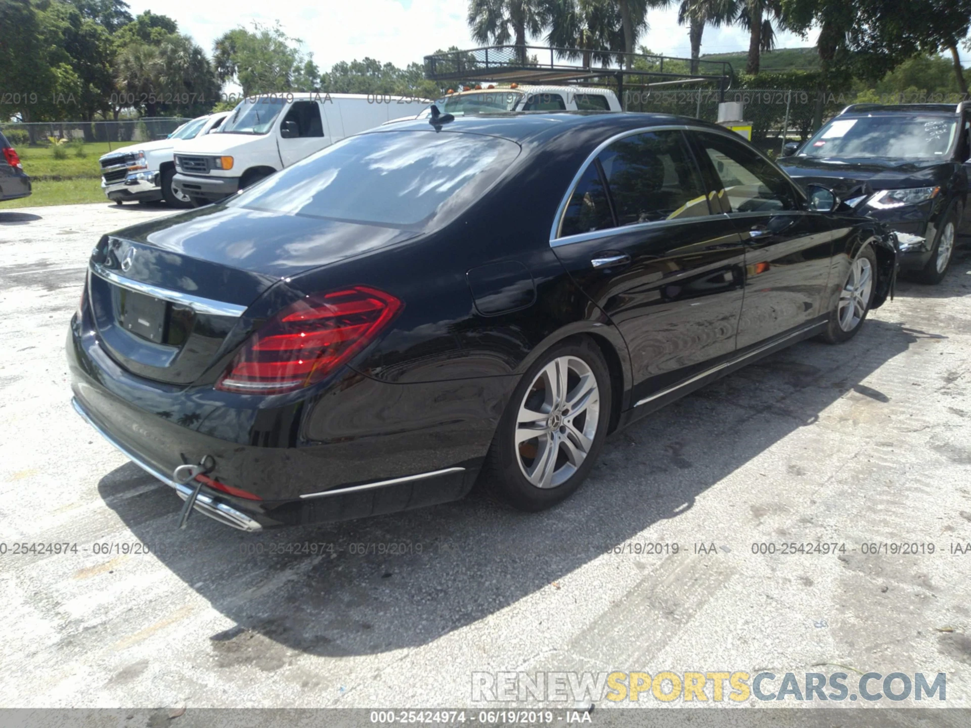 4 Photograph of a damaged car WDDUG6GB9KA460266 MERCEDES-BENZ S 2019