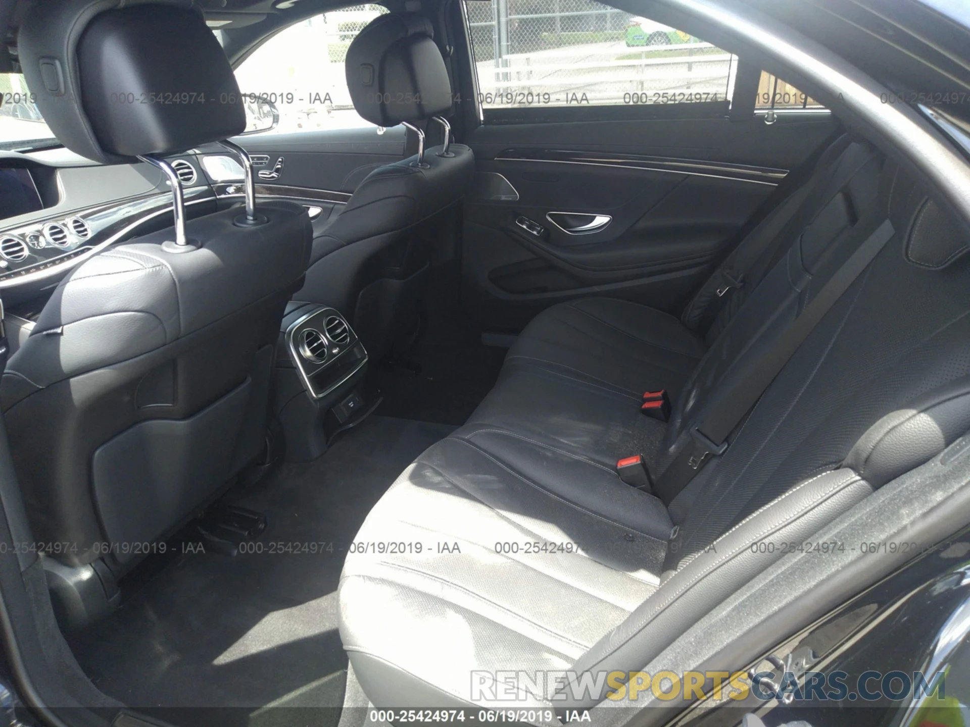 8 Photograph of a damaged car WDDUG6GB9KA460266 MERCEDES-BENZ S 2019