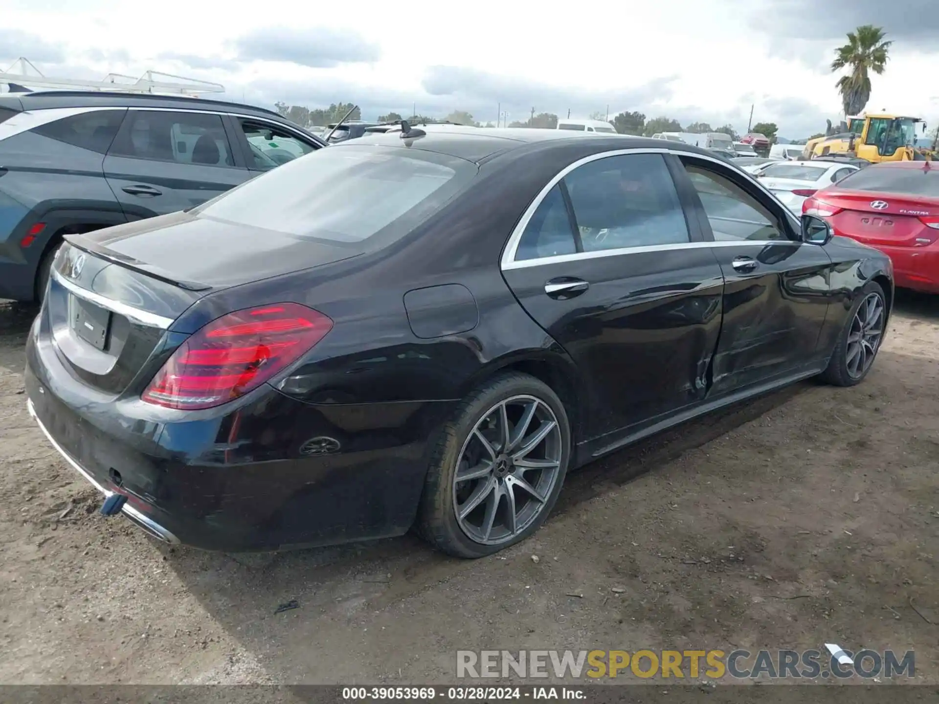 4 Фотография поврежденного автомобиля WDDUG6GB7KA451386 MERCEDES-BENZ S 450 2019