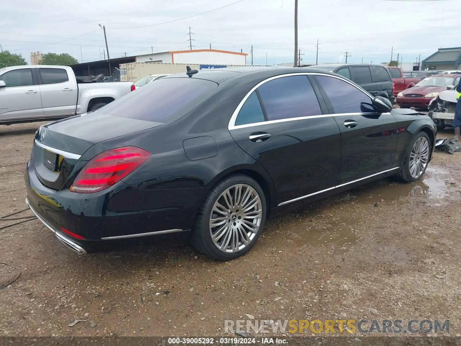 4 Photograph of a damaged car WDDUG6GB9KA493199 MERCEDES-BENZ S 450 2019