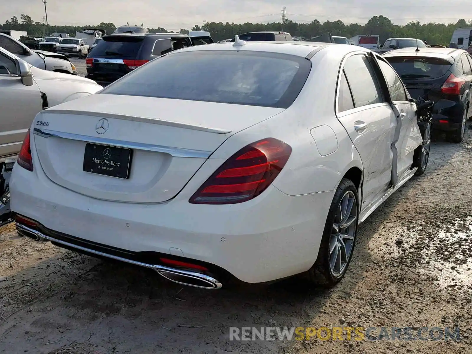 4 Photograph of a damaged car WDDUG8DB8KA424519 MERCEDES-BENZ S 560 2019