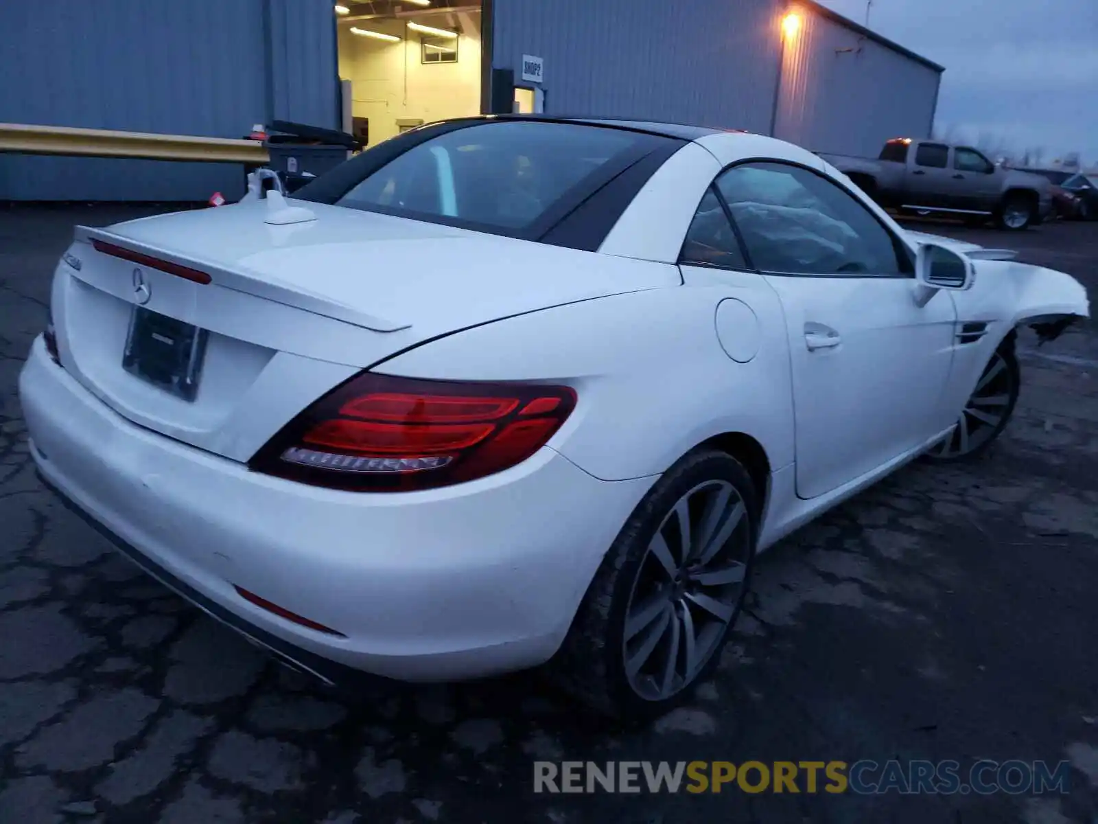 4 Photograph of a damaged car WDDPK3JAXKF157364 MERCEDES-BENZ S CLASS 2019