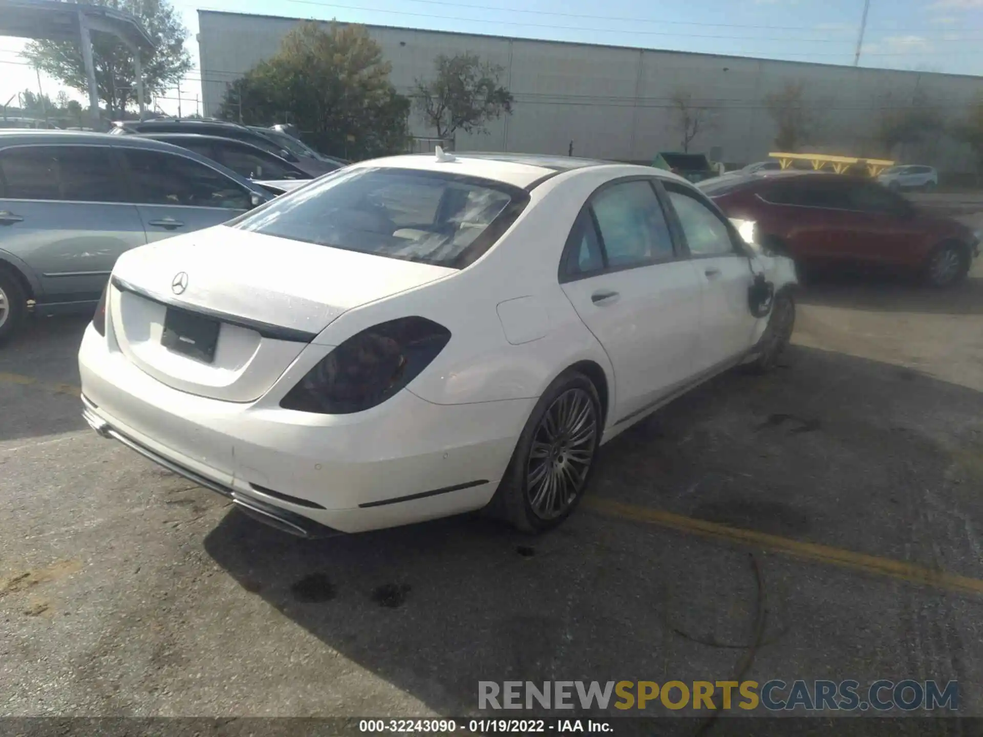 4 Photograph of a damaged car WDDUG6GB0KA478090 MERCEDES-BENZ S-CLASS 2019