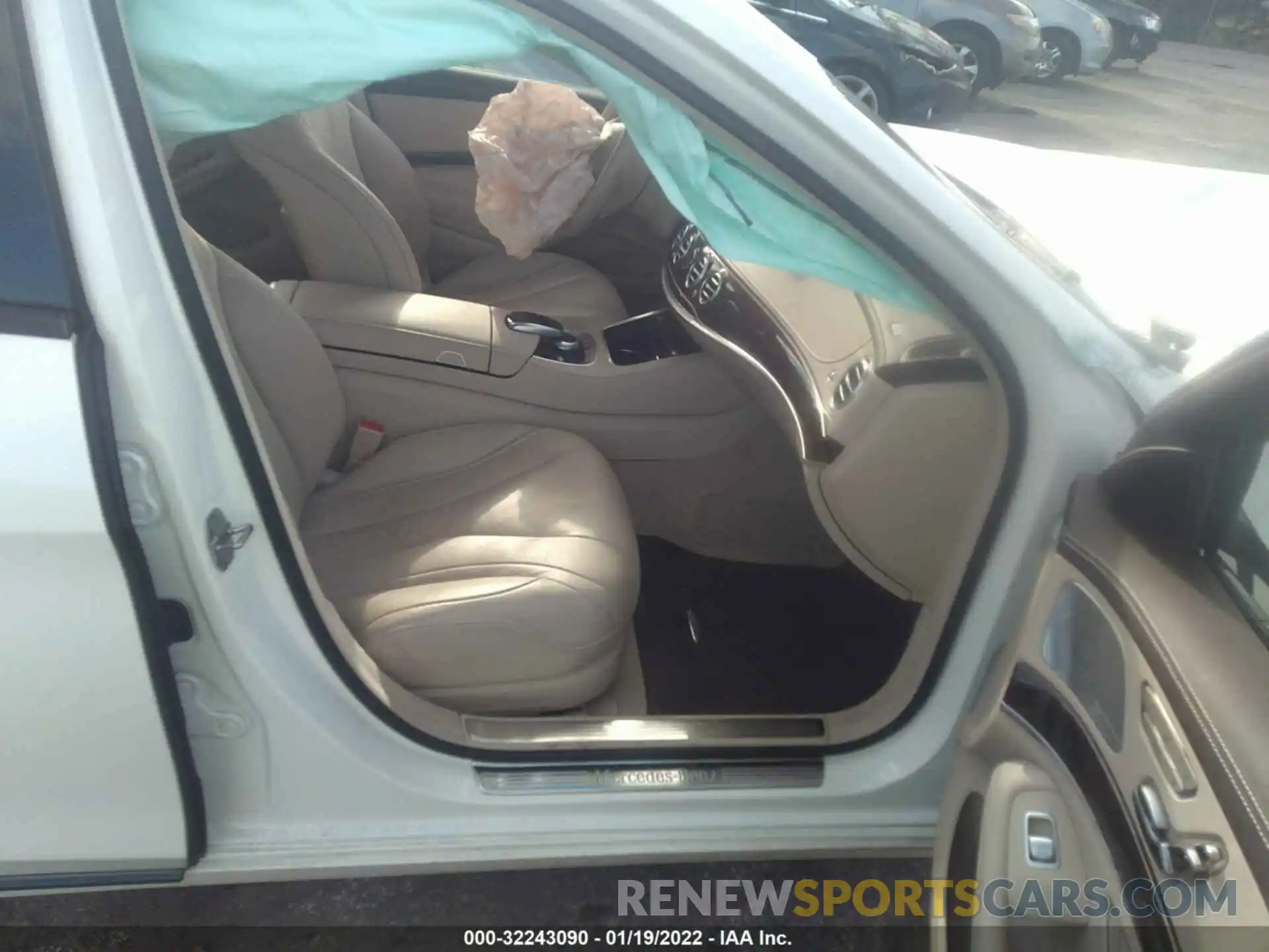 5 Photograph of a damaged car WDDUG6GB0KA478090 MERCEDES-BENZ S-CLASS 2019