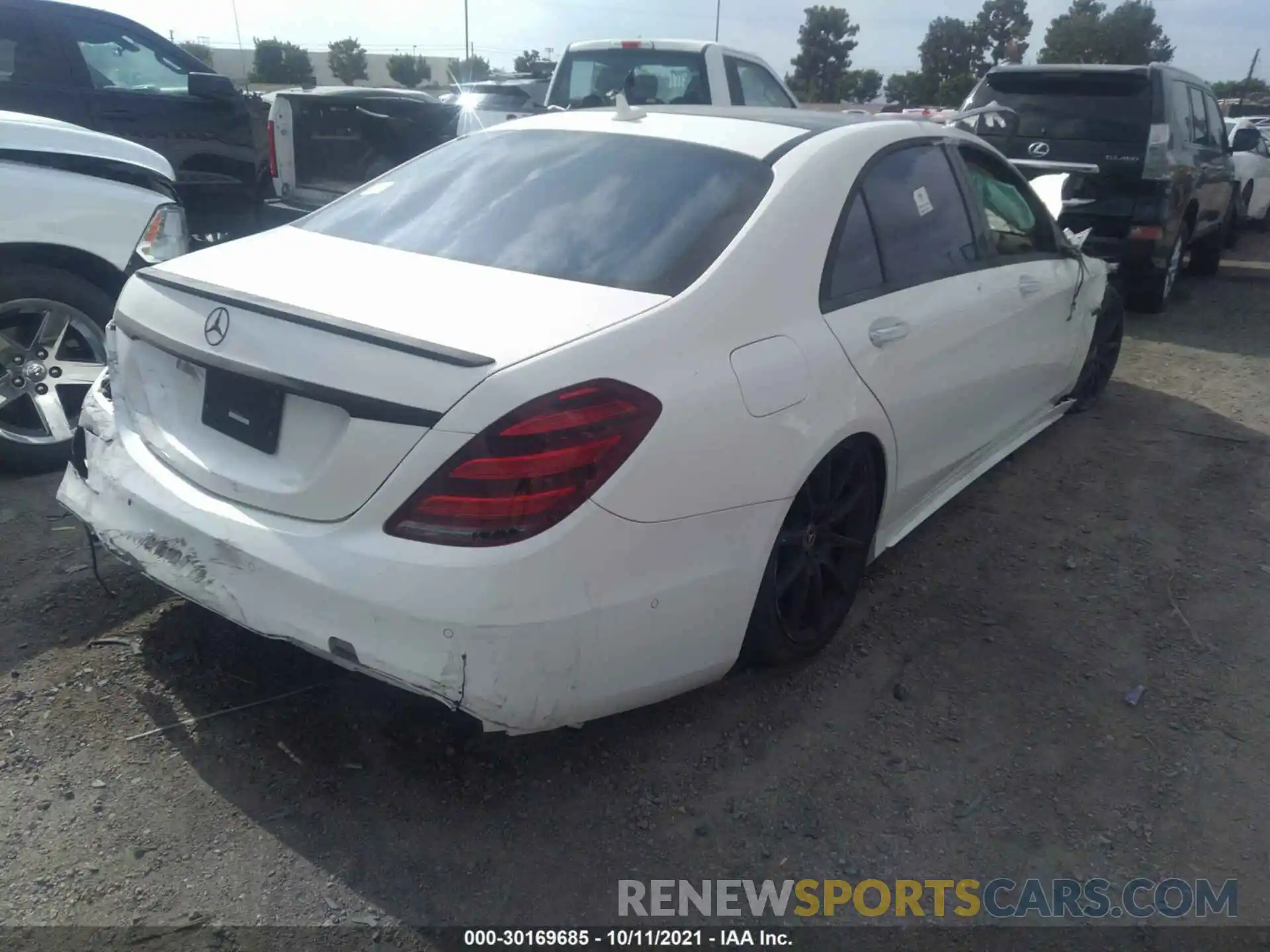 4 Photograph of a damaged car WDDUG6GB2KA430638 MERCEDES-BENZ S-CLASS 2019