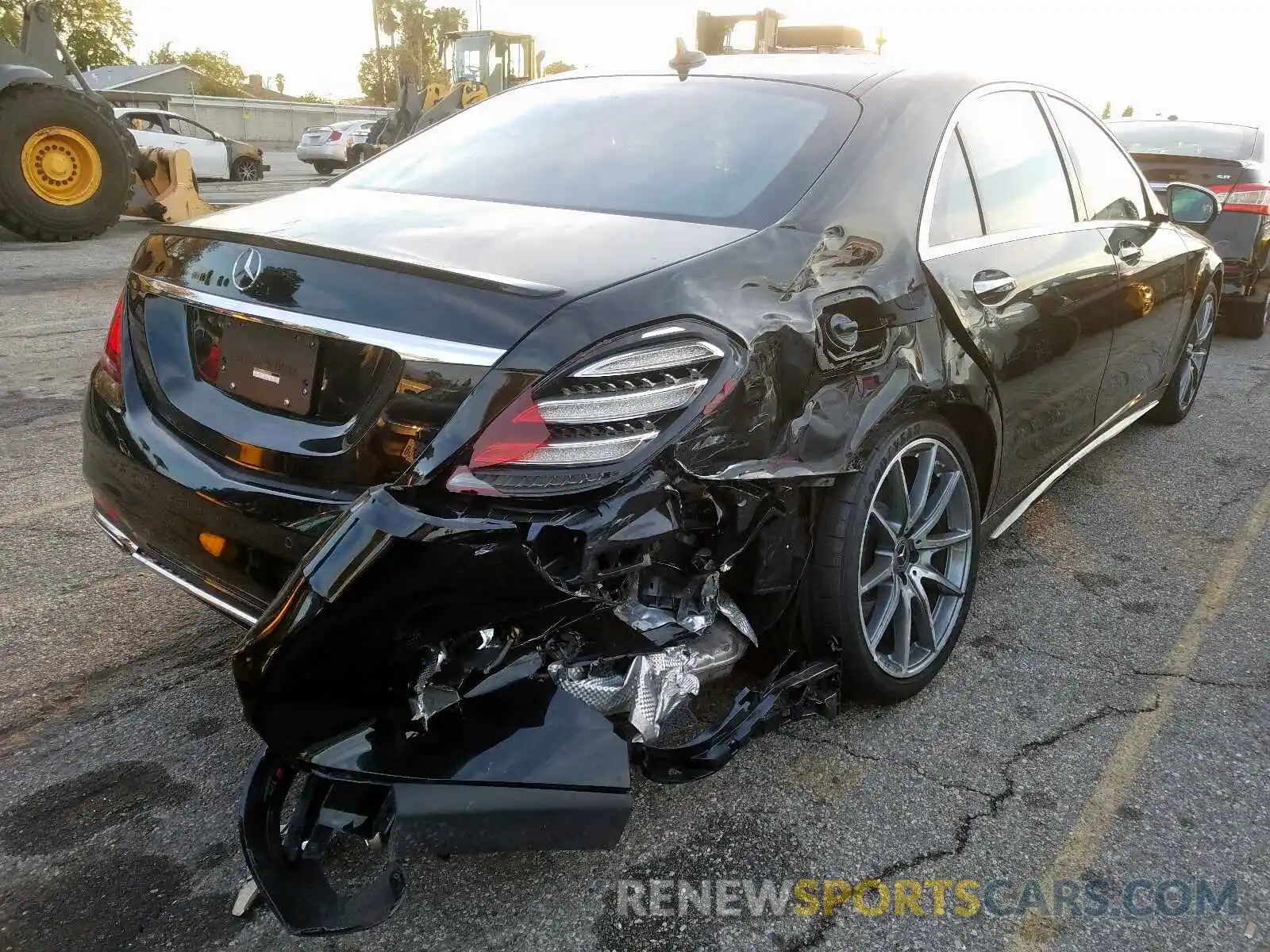 4 Photograph of a damaged car WDDUG6GB5KA468123 MERCEDES-BENZ S CLASS 2019