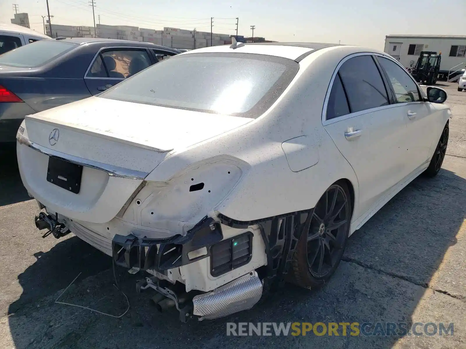 4 Photograph of a damaged car WDDUG6GB8KA491055 MERCEDES-BENZ S-CLASS 2019