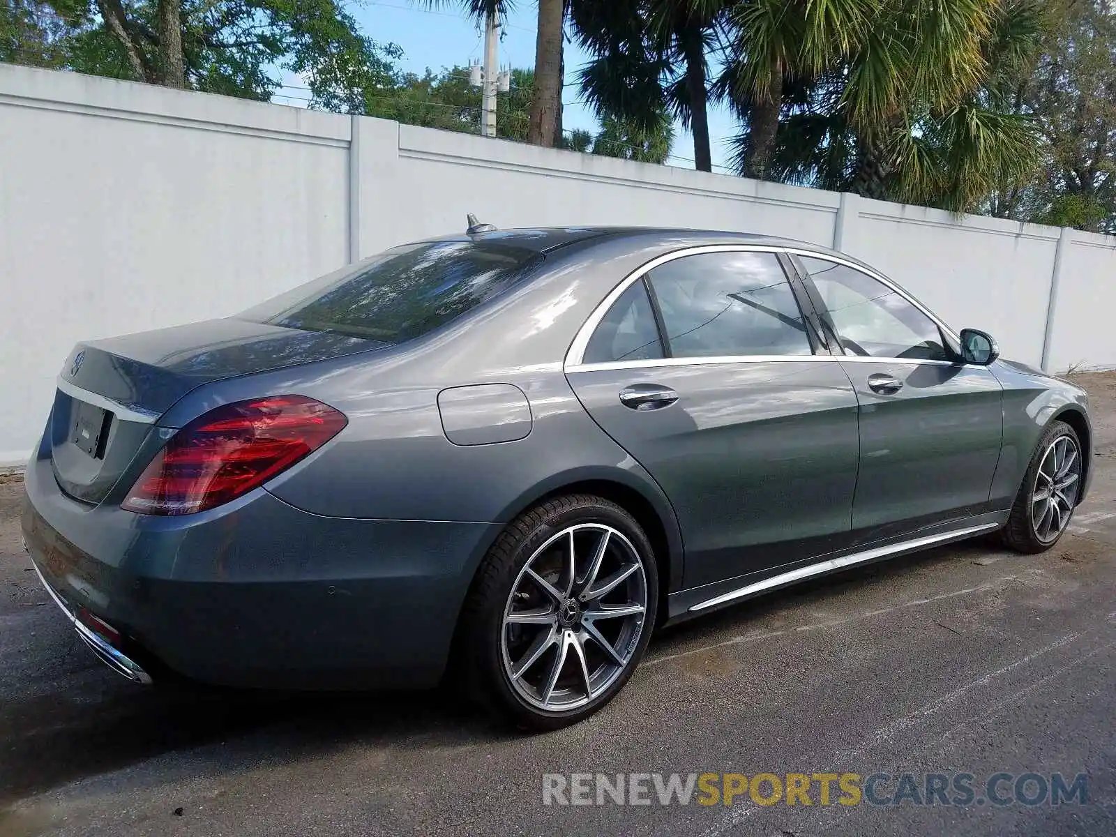 4 Photograph of a damaged car WDDUG8DB0KA456428 MERCEDES-BENZ S CLASS 2019