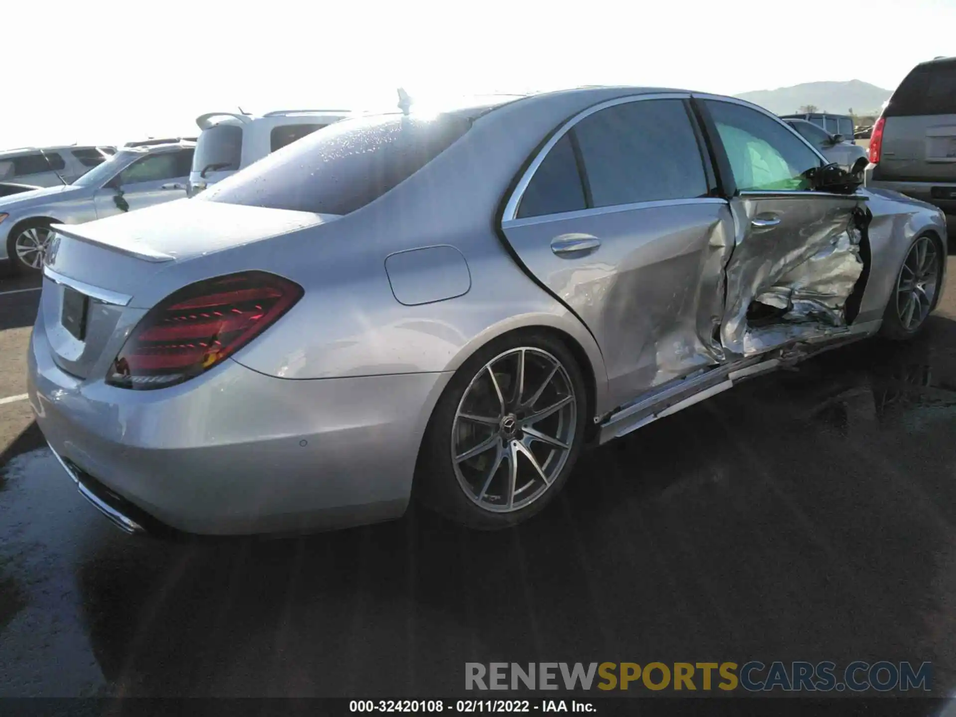 4 Photograph of a damaged car WDDUG8DB2KA452168 MERCEDES-BENZ S-CLASS 2019