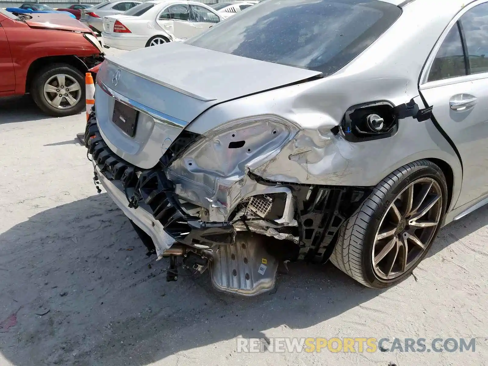 9 Photograph of a damaged car WDDUG8DB3KA448596 MERCEDES-BENZ S CLASS 2019