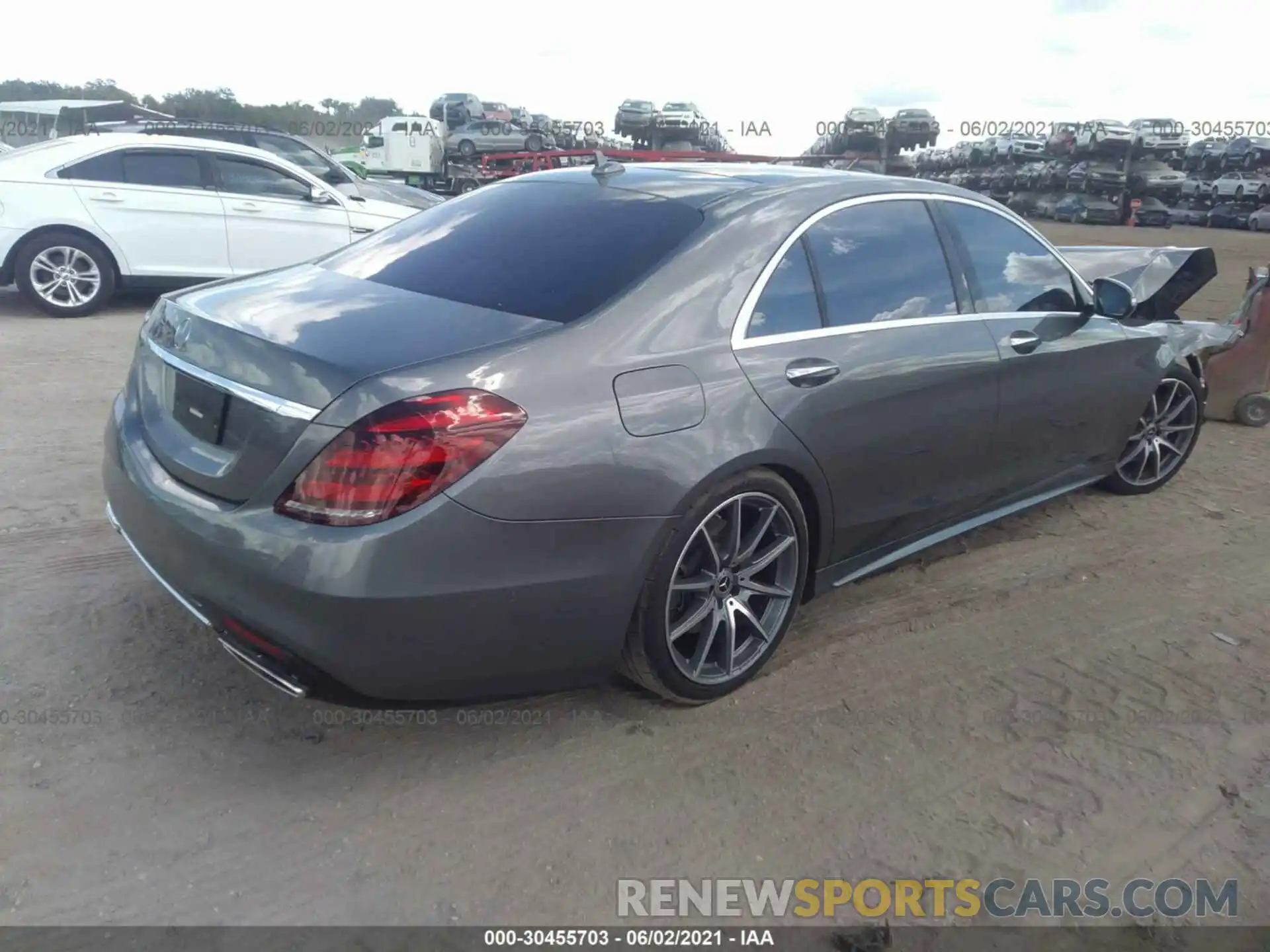 4 Photograph of a damaged car WDDUG8DB3KA480271 MERCEDES-BENZ S-CLASS 2019