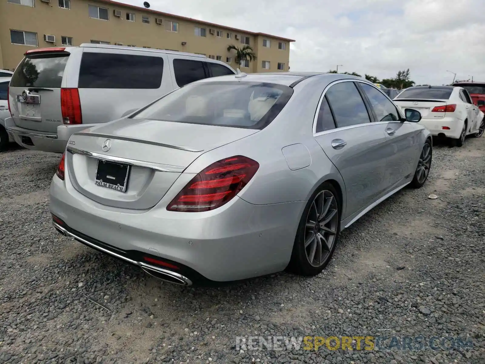 4 Photograph of a damaged car WDDUG8DB4KA466024 MERCEDES-BENZ S CLASS 2019