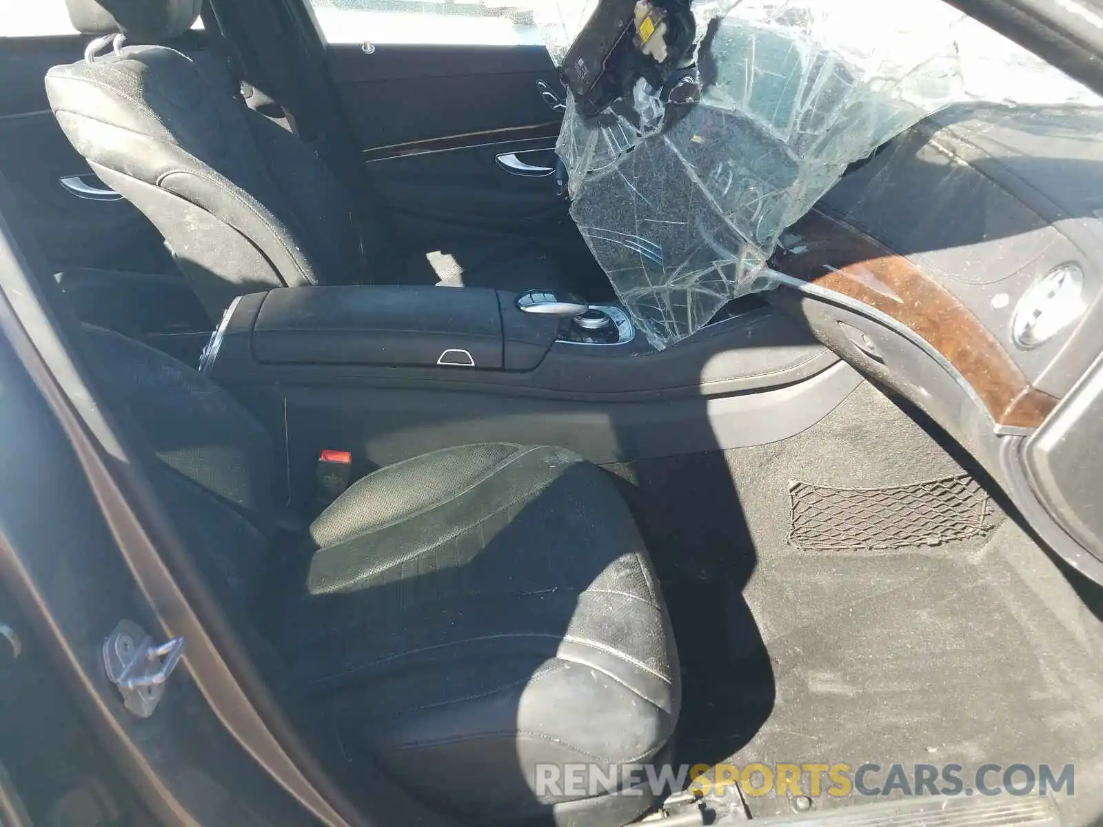 5 Photograph of a damaged car WDDUG8DB5KA467215 MERCEDES-BENZ S CLASS 2019