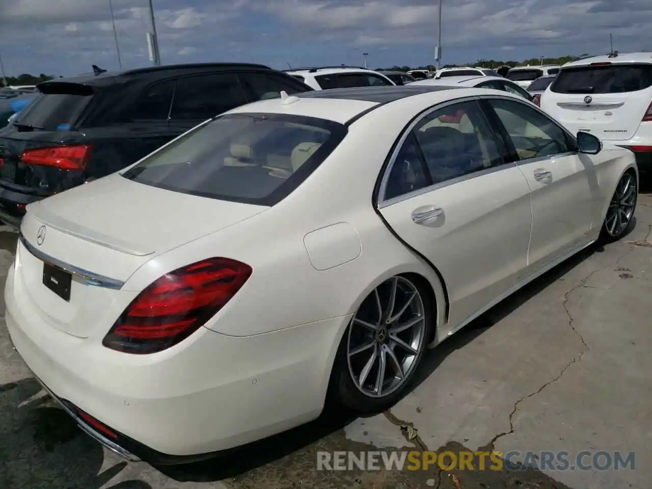 4 Photograph of a damaged car WDDUG8DB7KA468723 MERCEDES-BENZ S-CLASS 2019