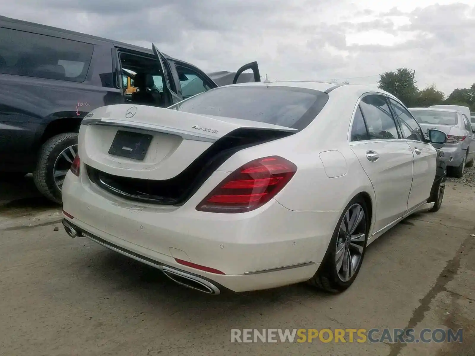 4 Photograph of a damaged car WDDUG8GBXKA446713 MERCEDES-BENZ S CLASS 2019