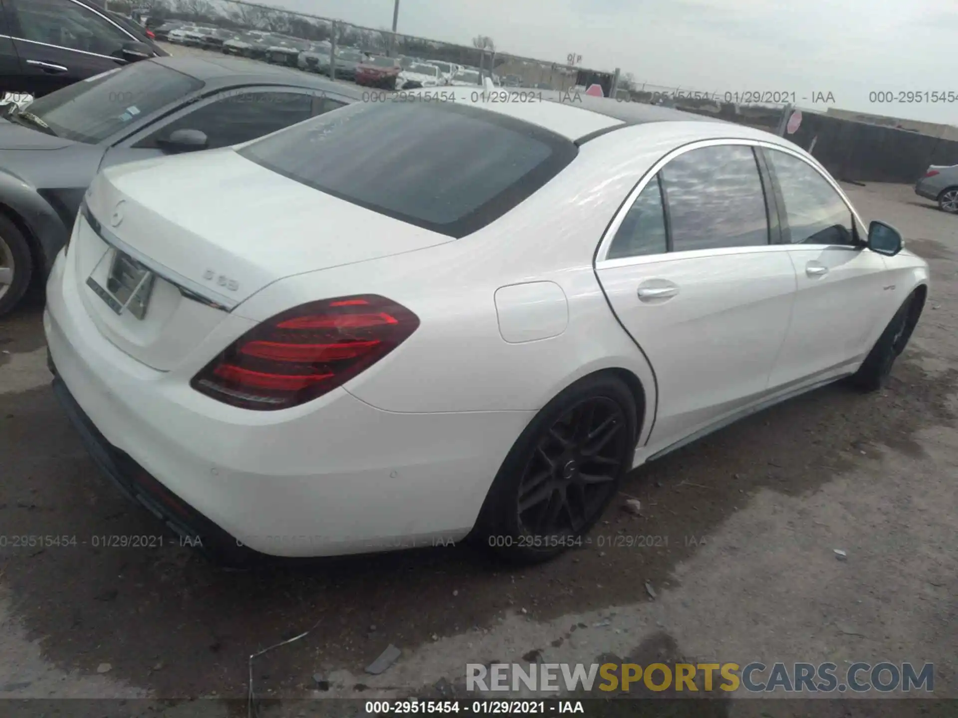 4 Photograph of a damaged car WDDUG8JB0KA481656 MERCEDES-BENZ S-CLASS 2019