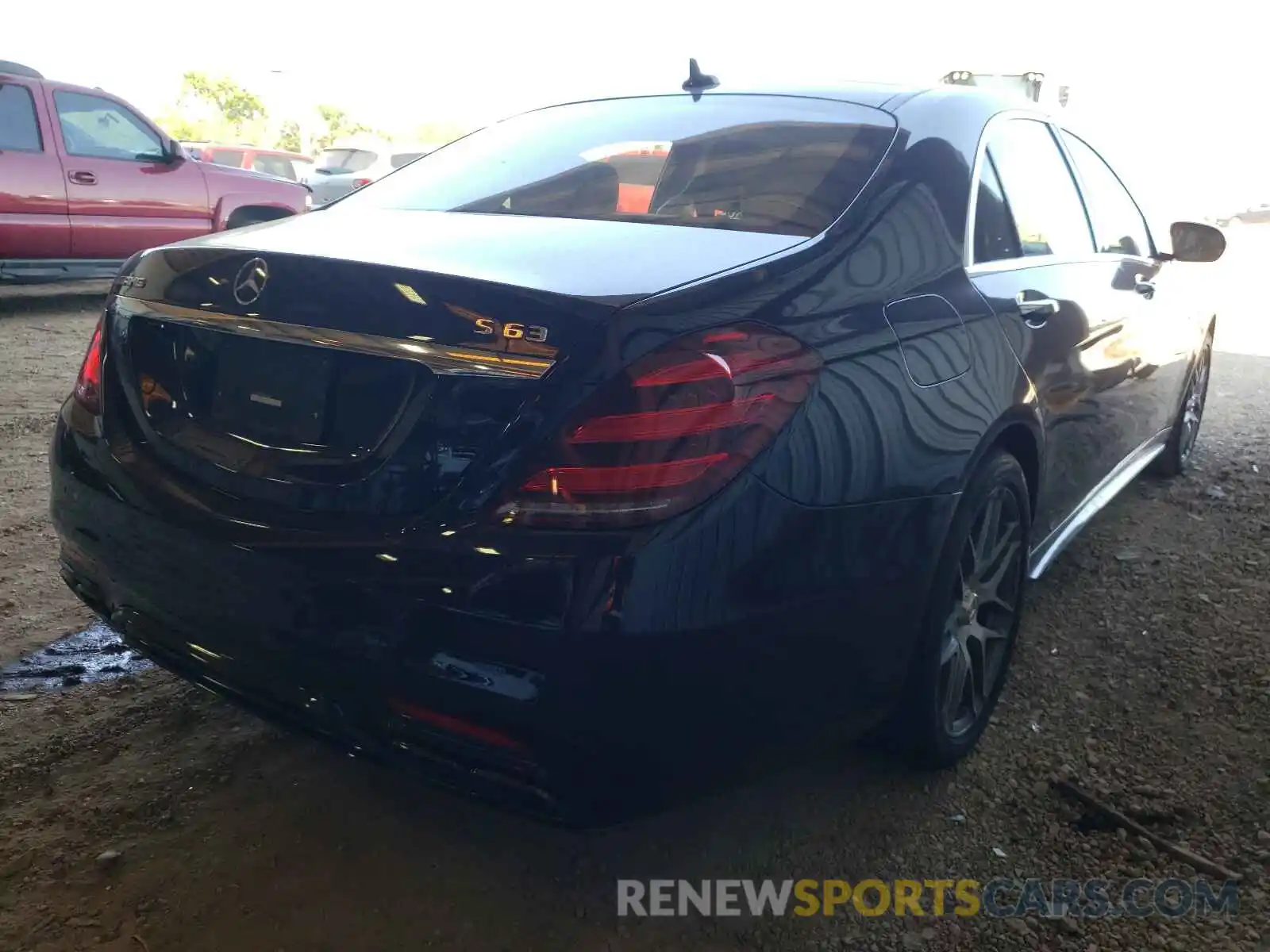 4 Photograph of a damaged car WDDUG8JB1KA464882 MERCEDES-BENZ S-CLASS 2019