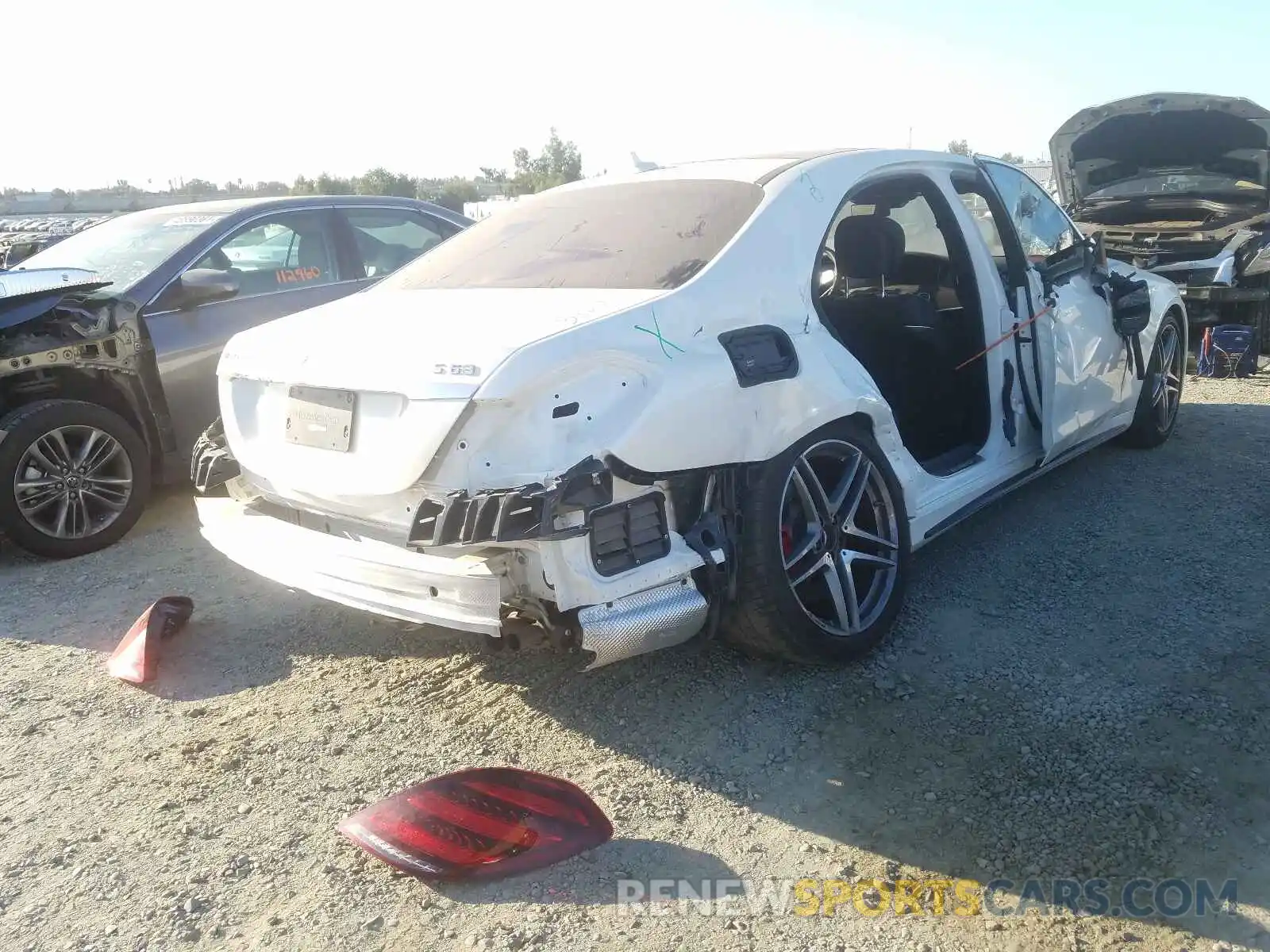 4 Photograph of a damaged car WDDUG8JB2KA489029 MERCEDES-BENZ S-CLASS 2019