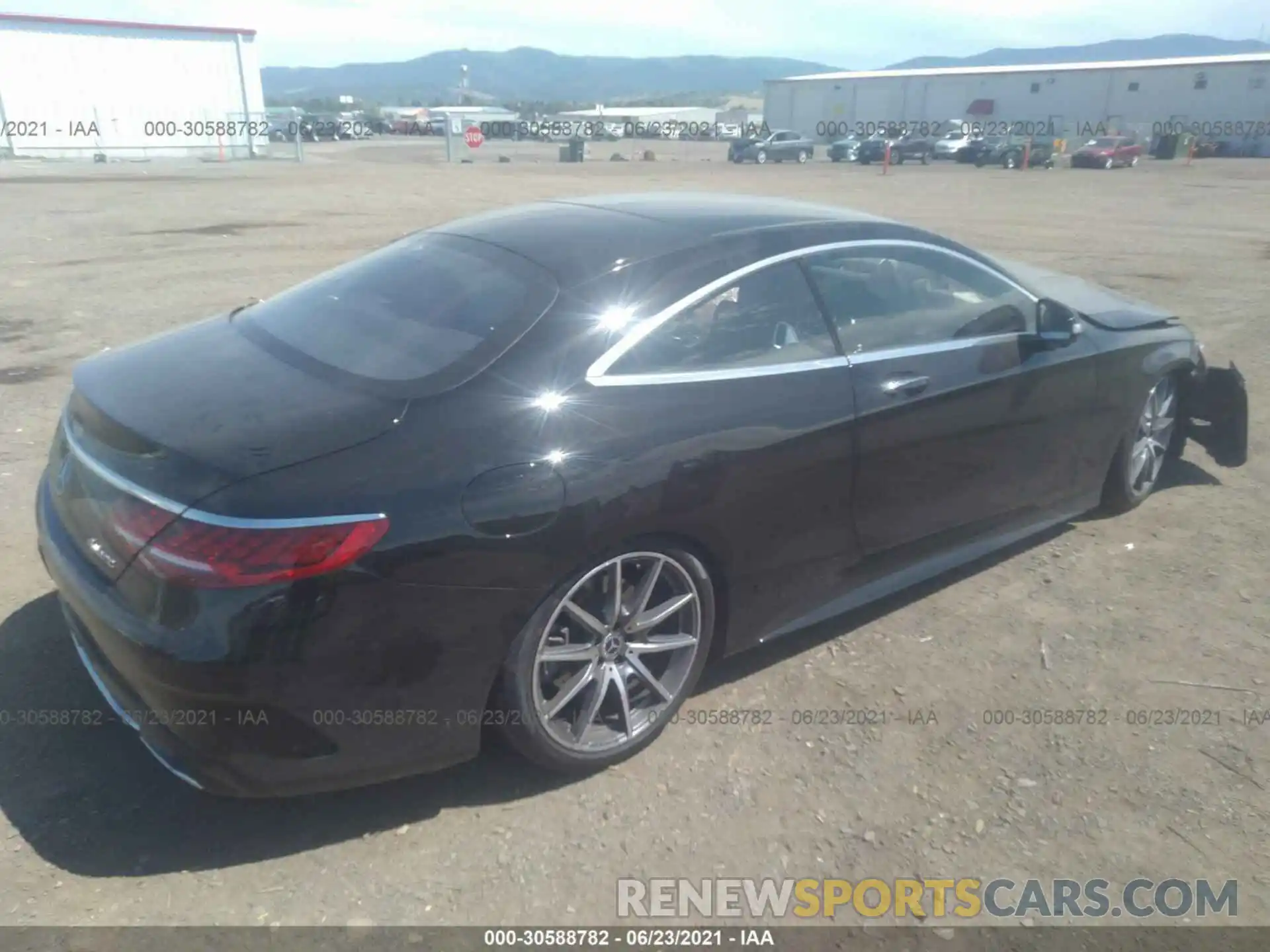 4 Photograph of a damaged car WDDXJ8GB4KA035807 MERCEDES-BENZ S-CLASS 2019