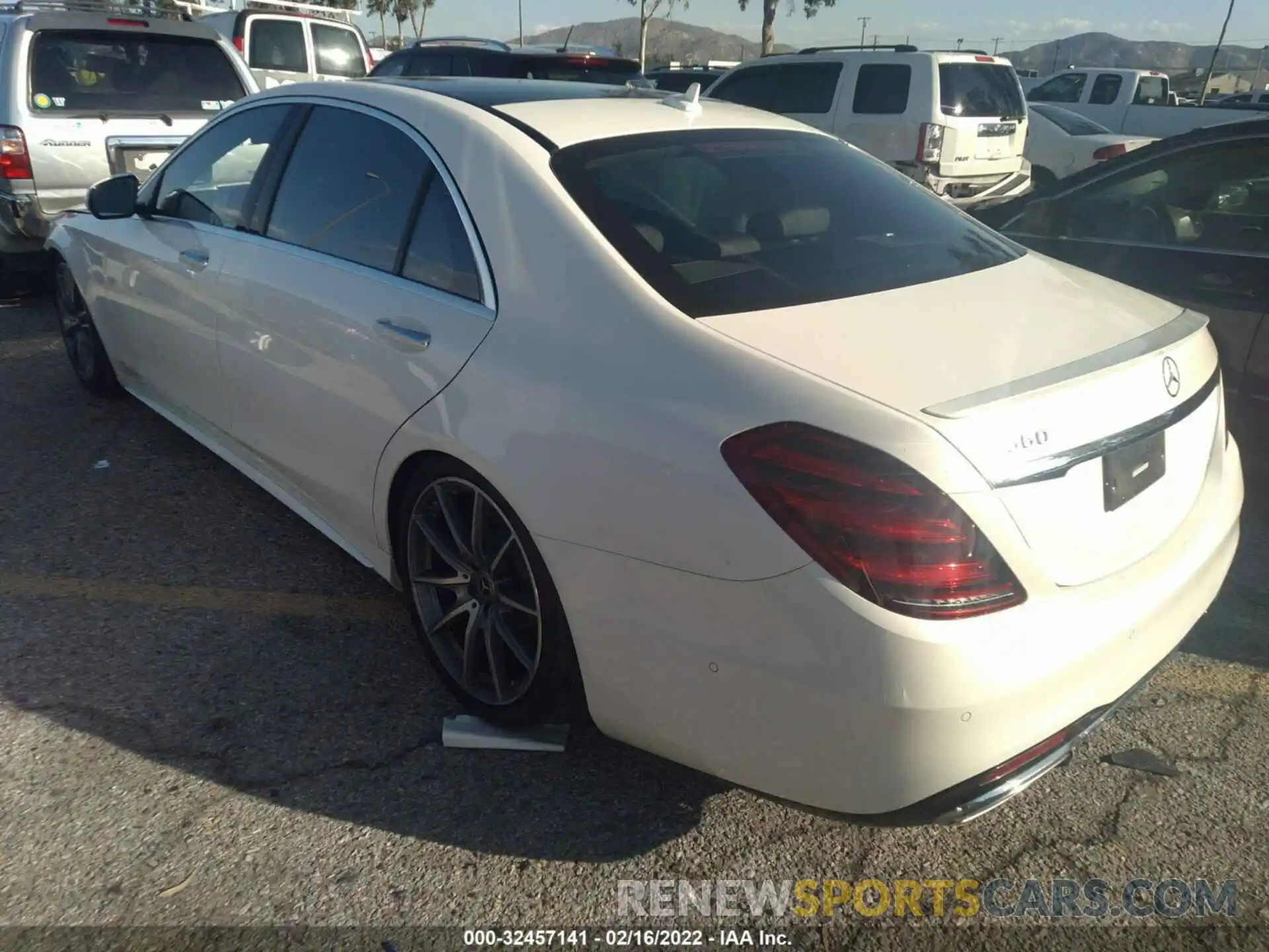 3 Photograph of a damaged car W1KUG8DB1LA552618 MERCEDES-BENZ S-CLASS 2020