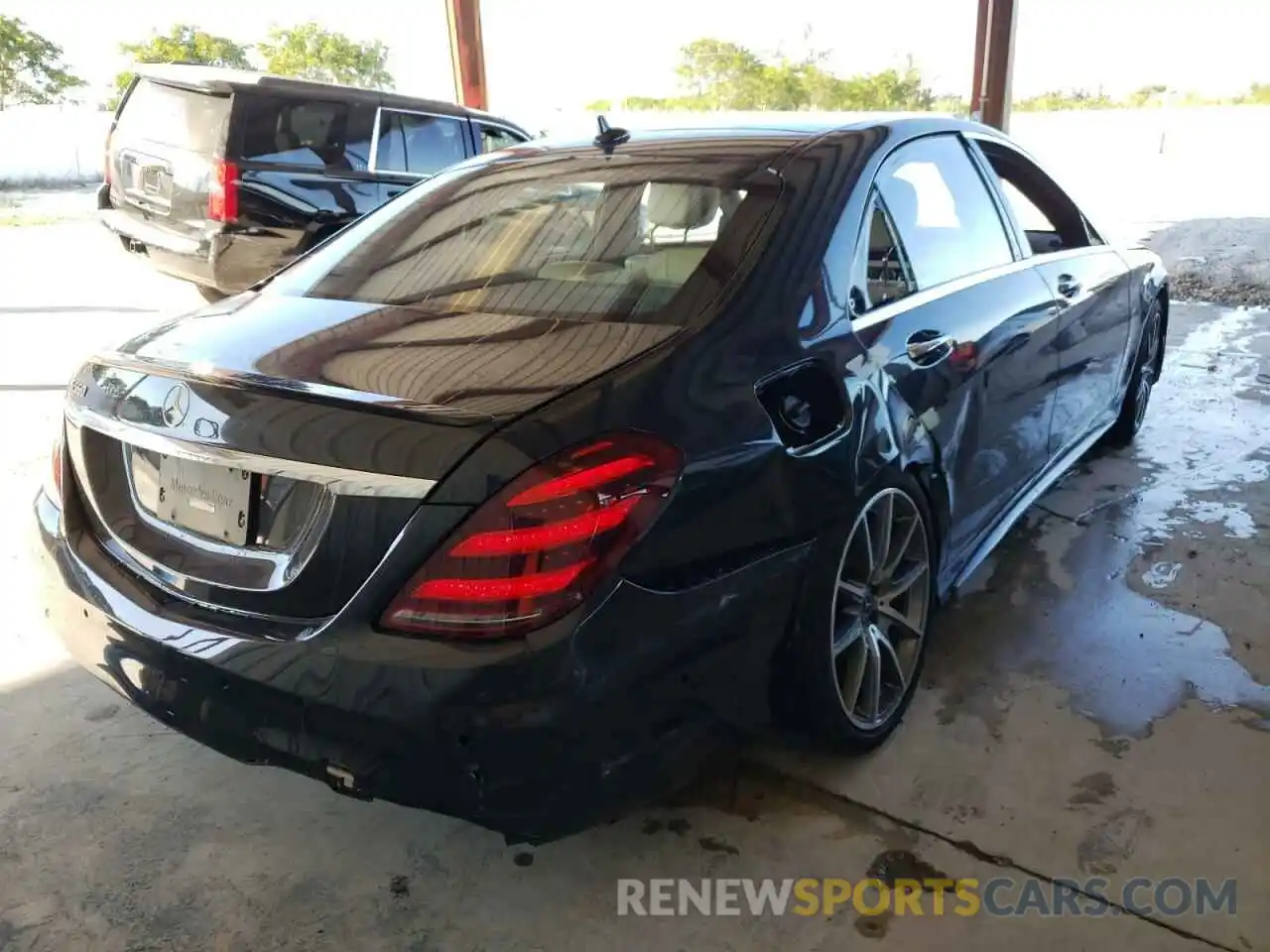 4 Photograph of a damaged car W1KUG8DB2LA557262 MERCEDES-BENZ S-CLASS 2020