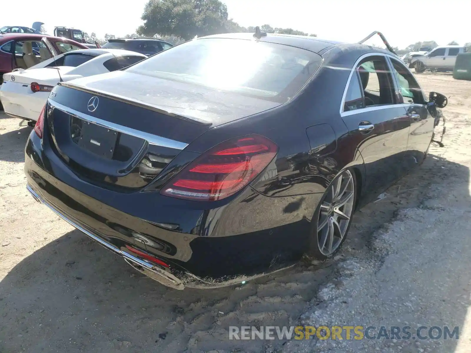 4 Photograph of a damaged car W1KUG8DB3LA532497 MERCEDES-BENZ S CLASS 2020