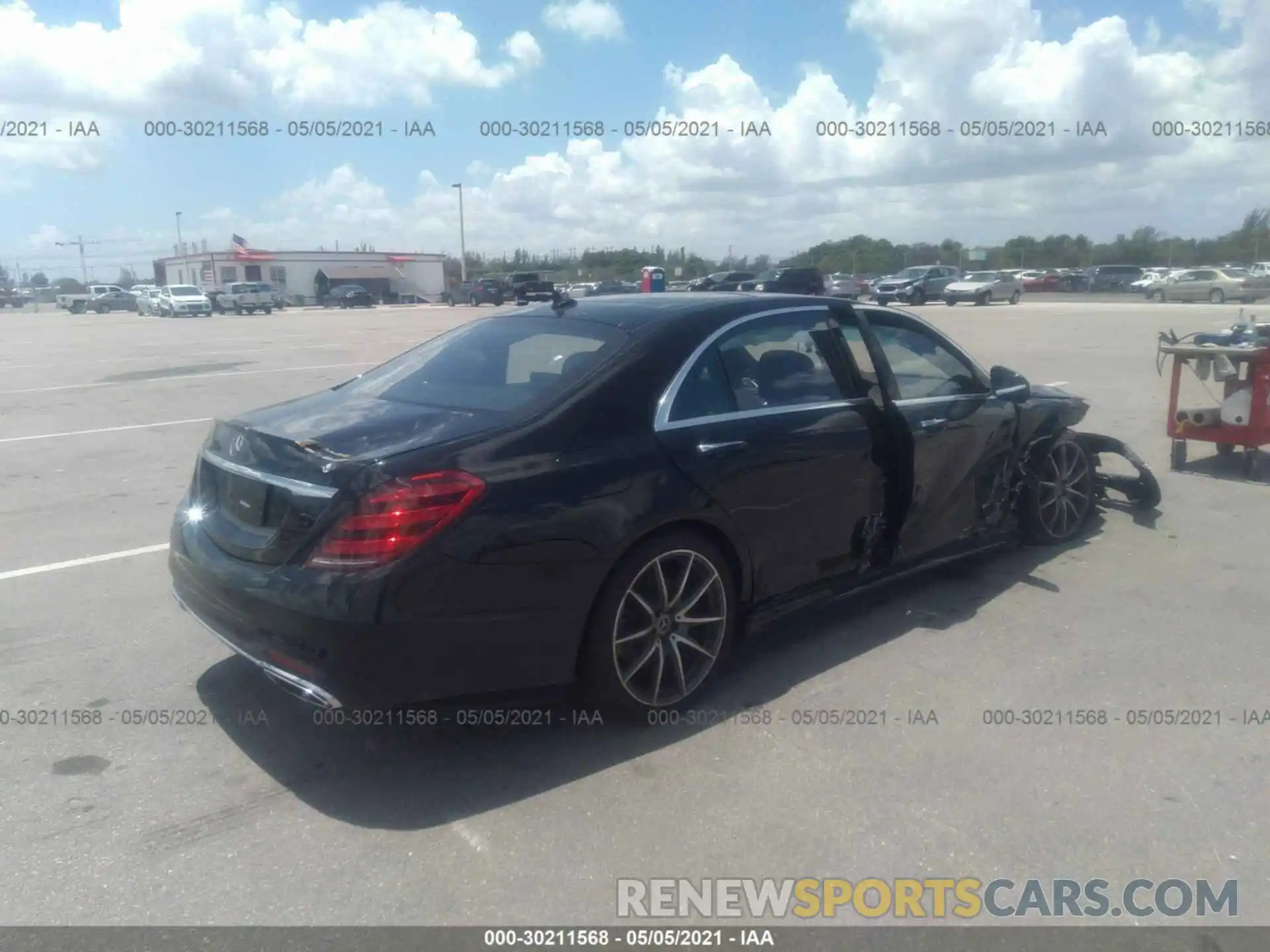 4 Photograph of a damaged car W1KUG8DB3LA553950 MERCEDES-BENZ S-CLASS 2020