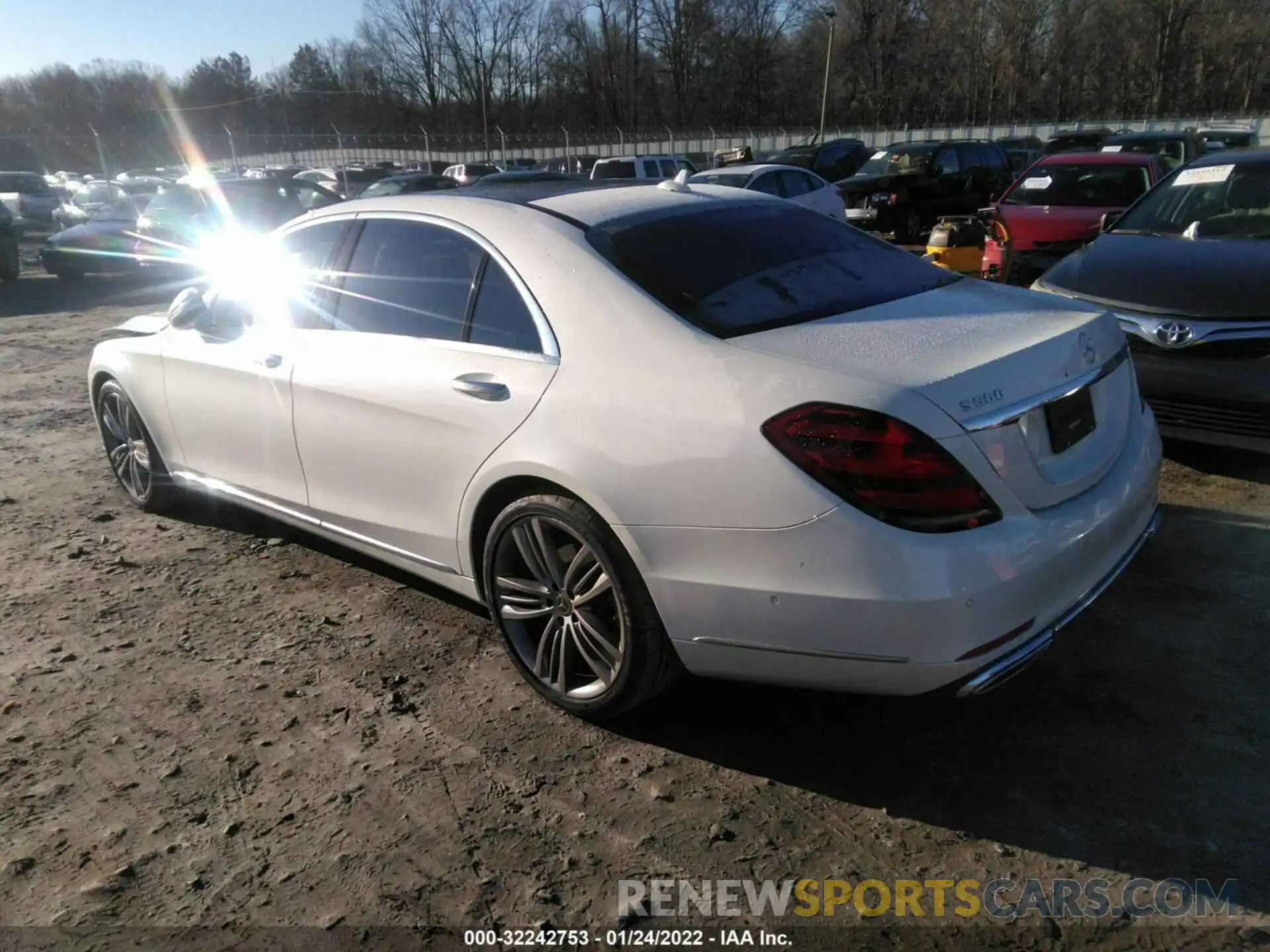 3 Photograph of a damaged car W1KUG8DB4LA570577 MERCEDES-BENZ S-CLASS 2020